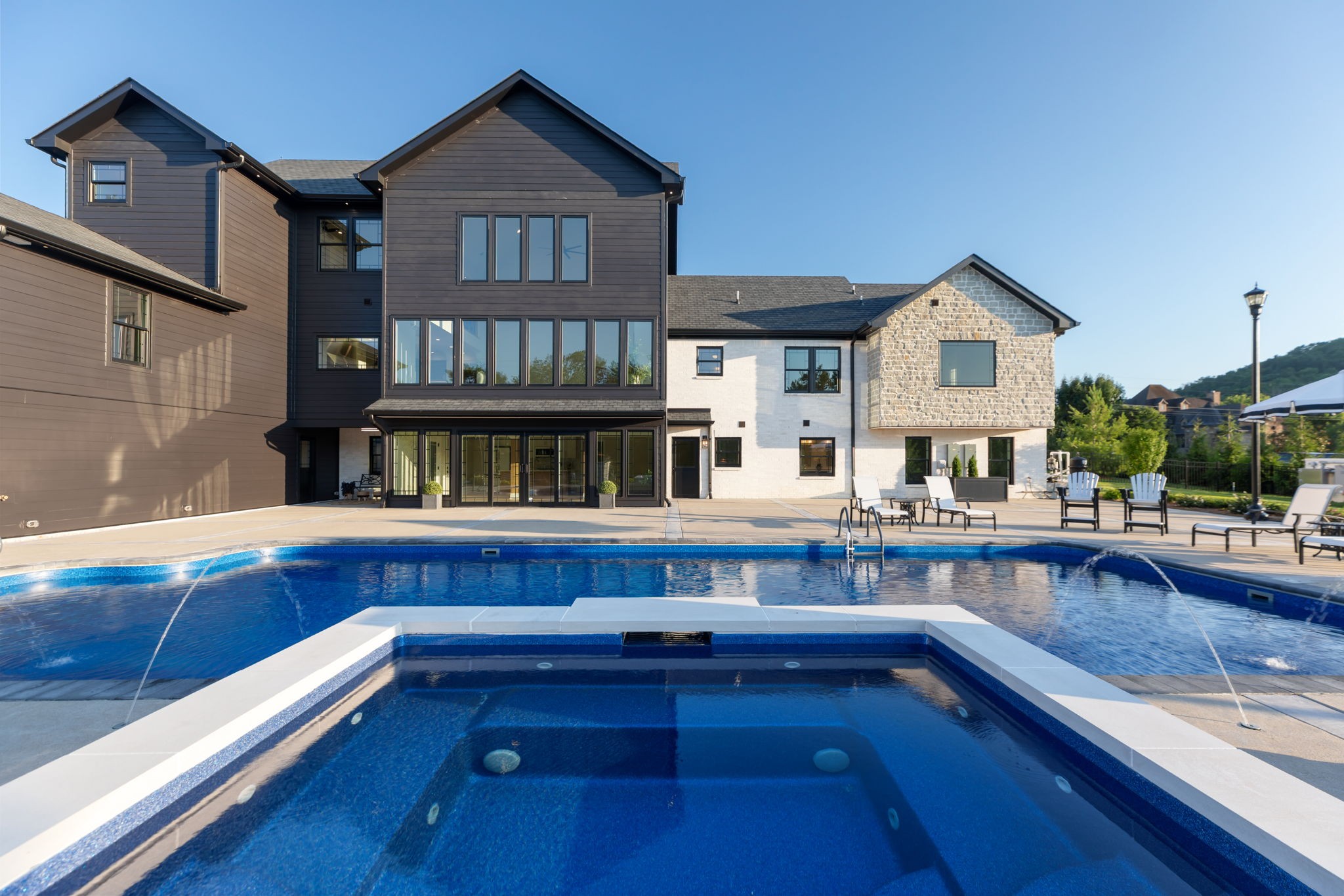 102 Steeplechase Ln