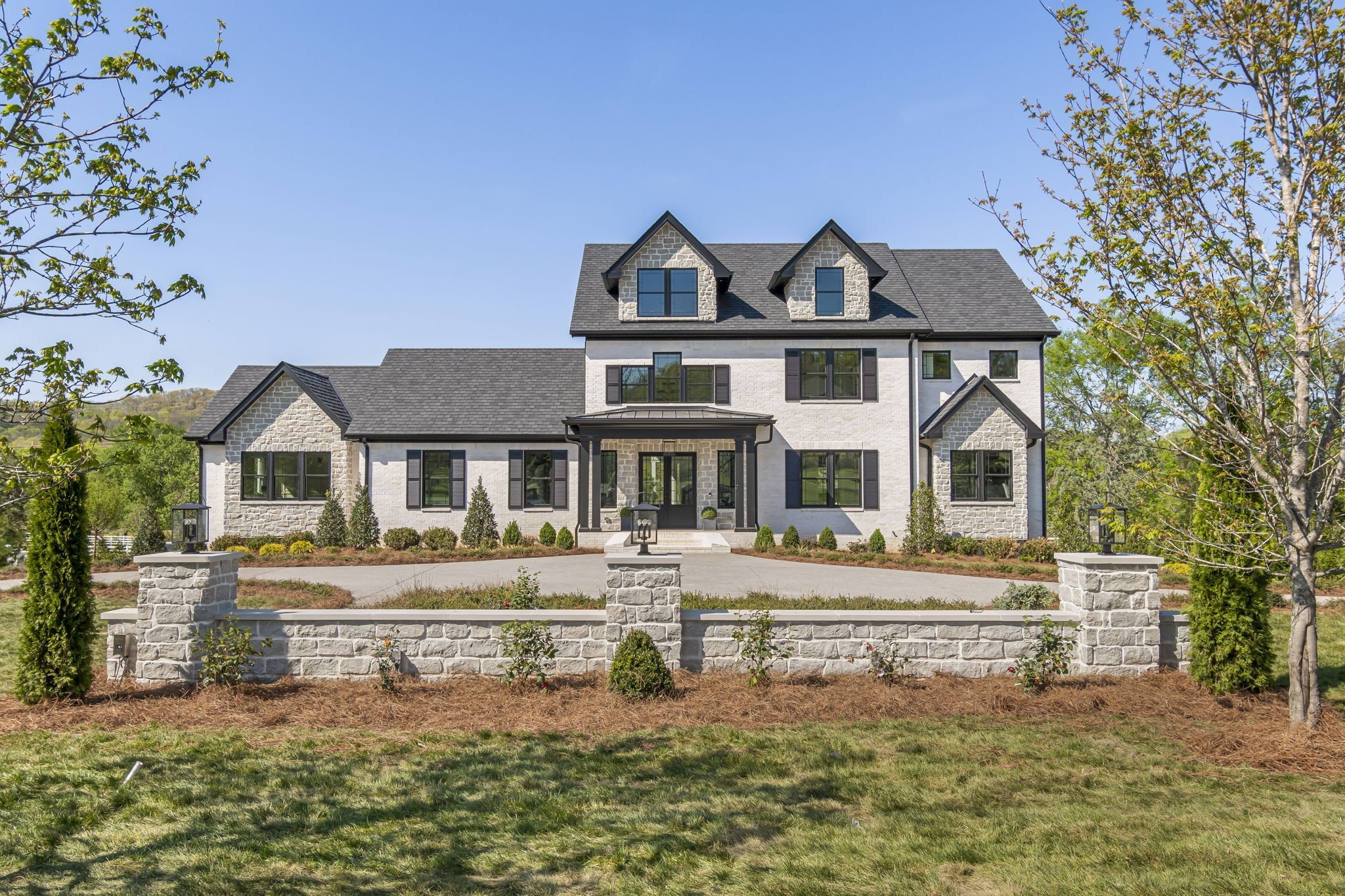 102 Steeplechase Ln