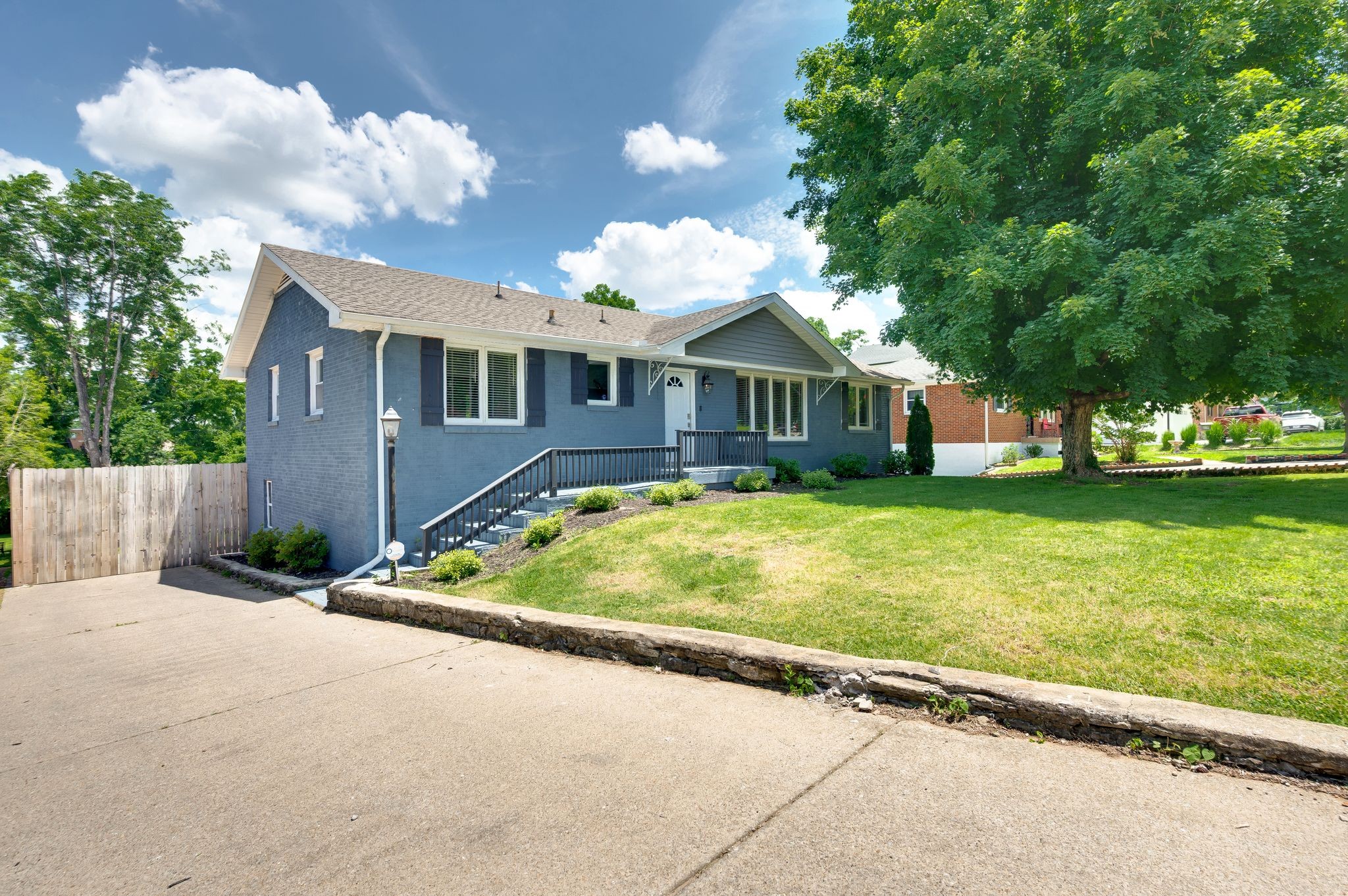 540 River Rouge Dr