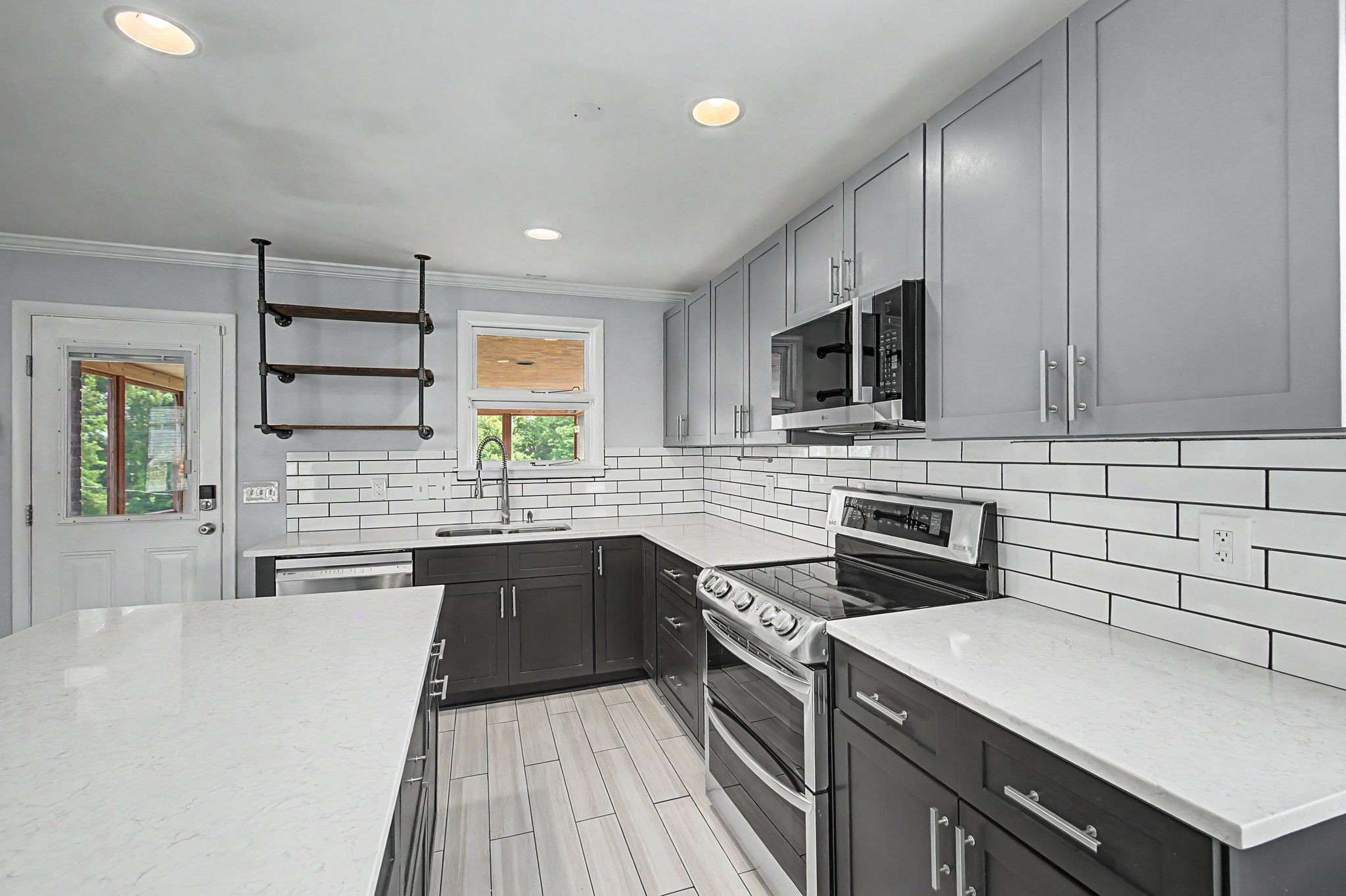 540 River Rouge Dr