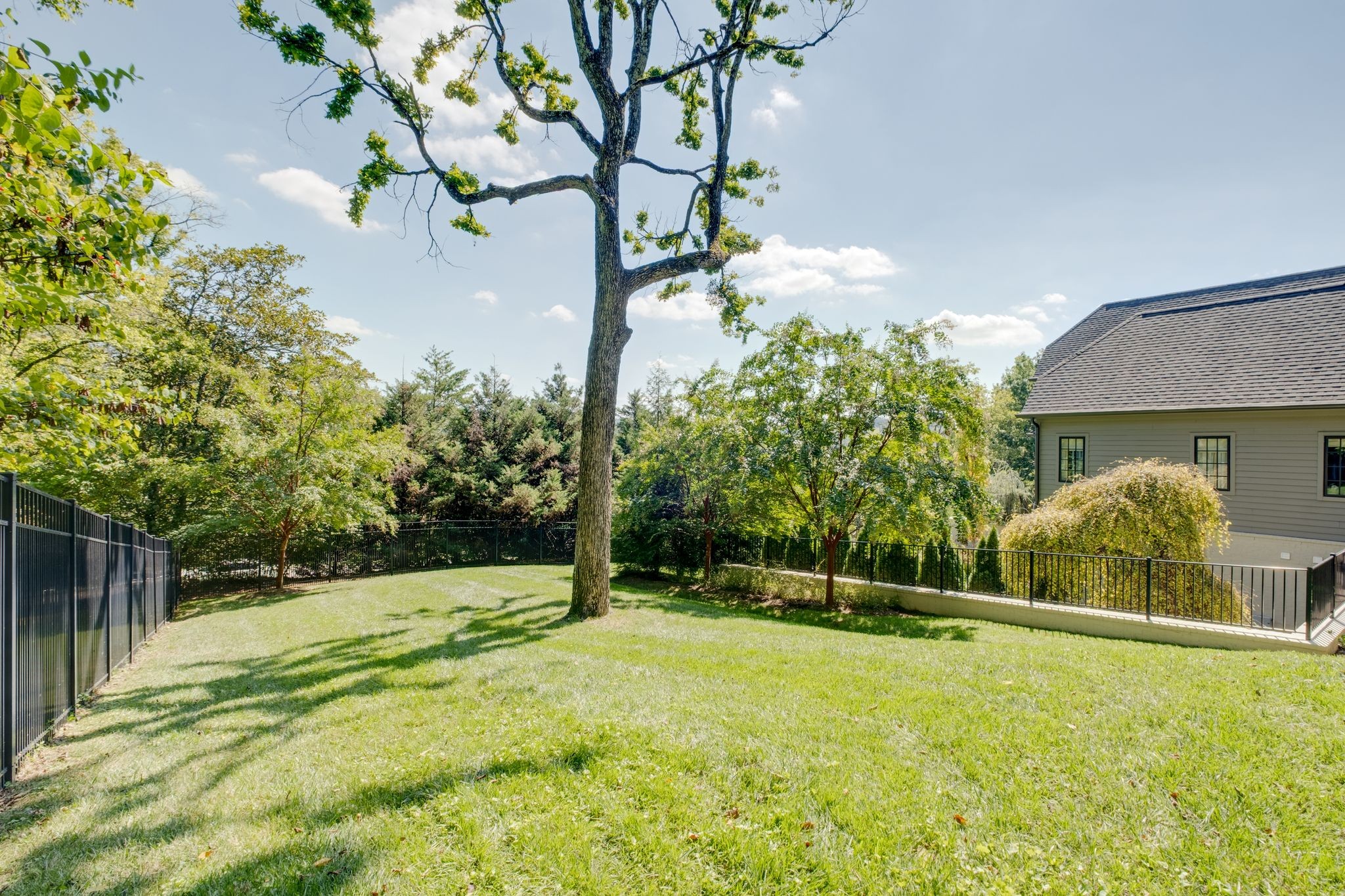 4523 Wayland Dr