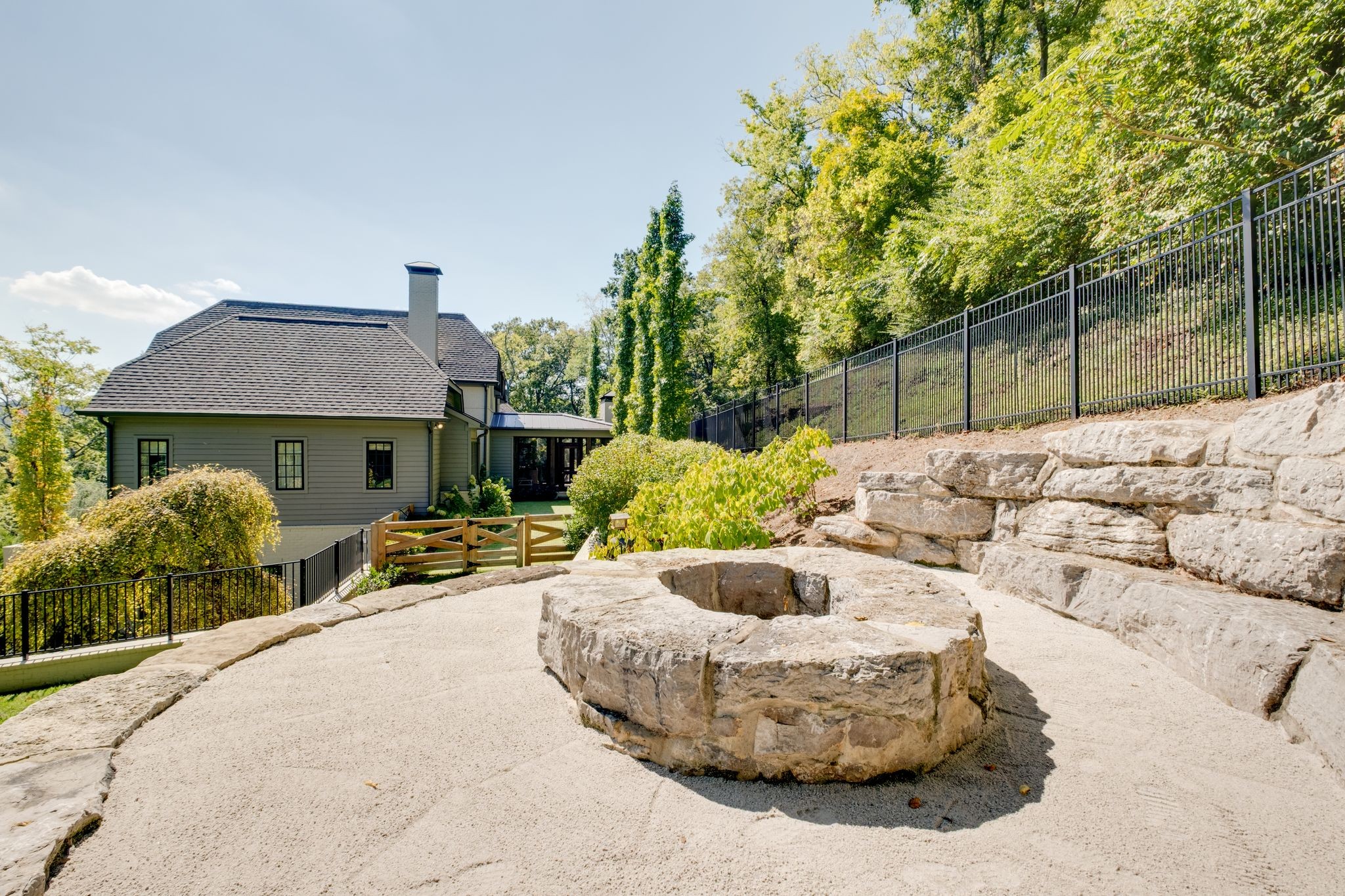 4523 Wayland Dr