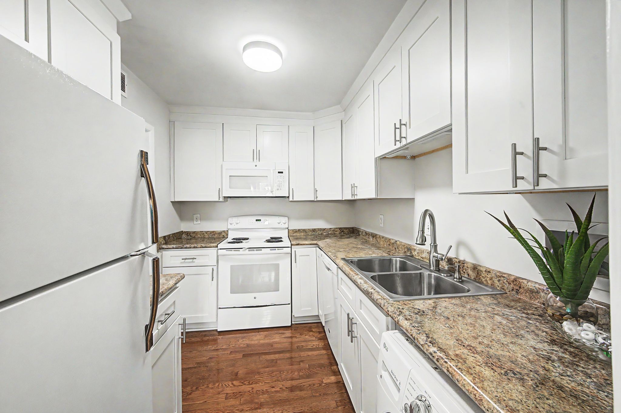 1900 Richard Jones Rd Unit: U4
