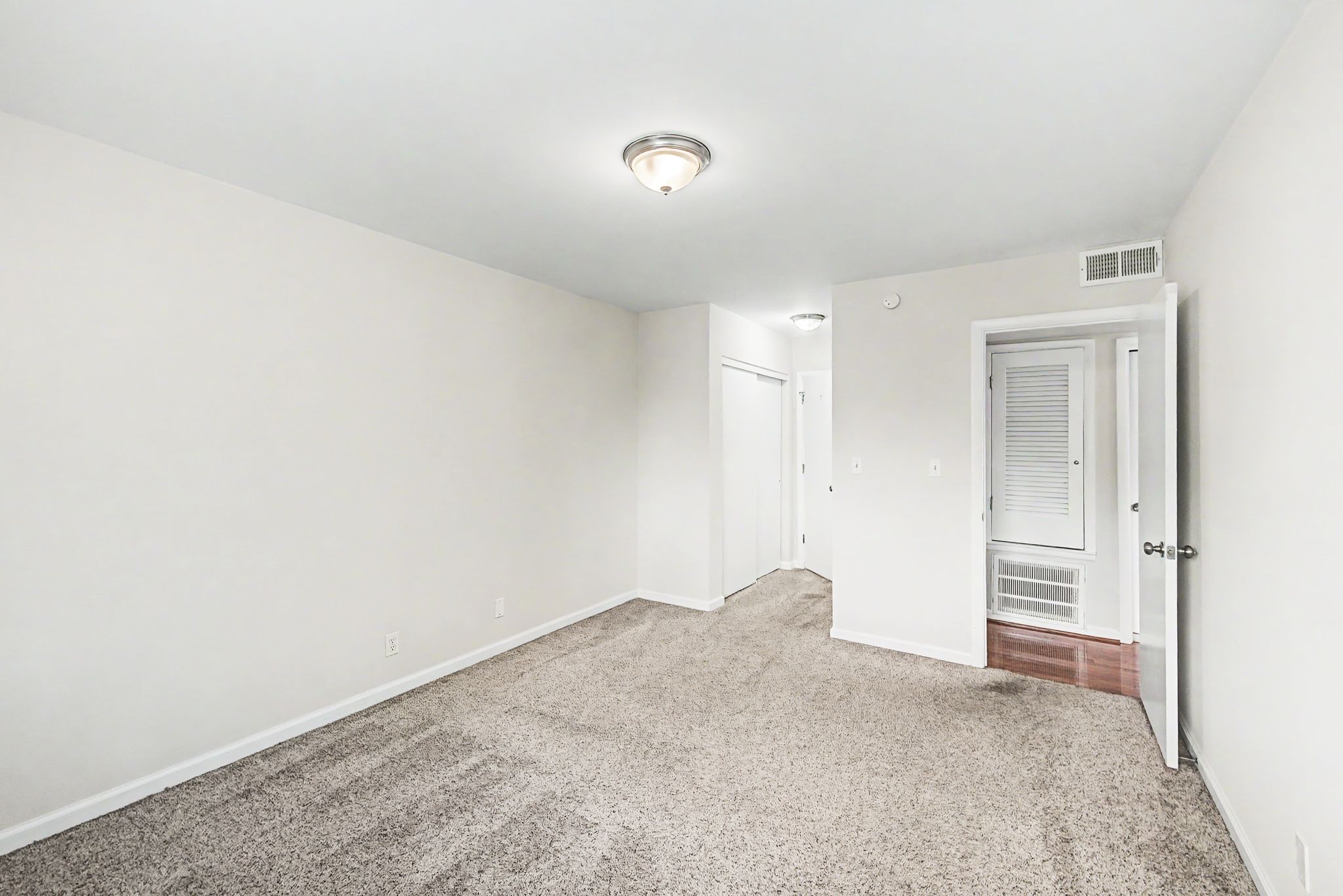 1900 Richard Jones Rd Unit: U4