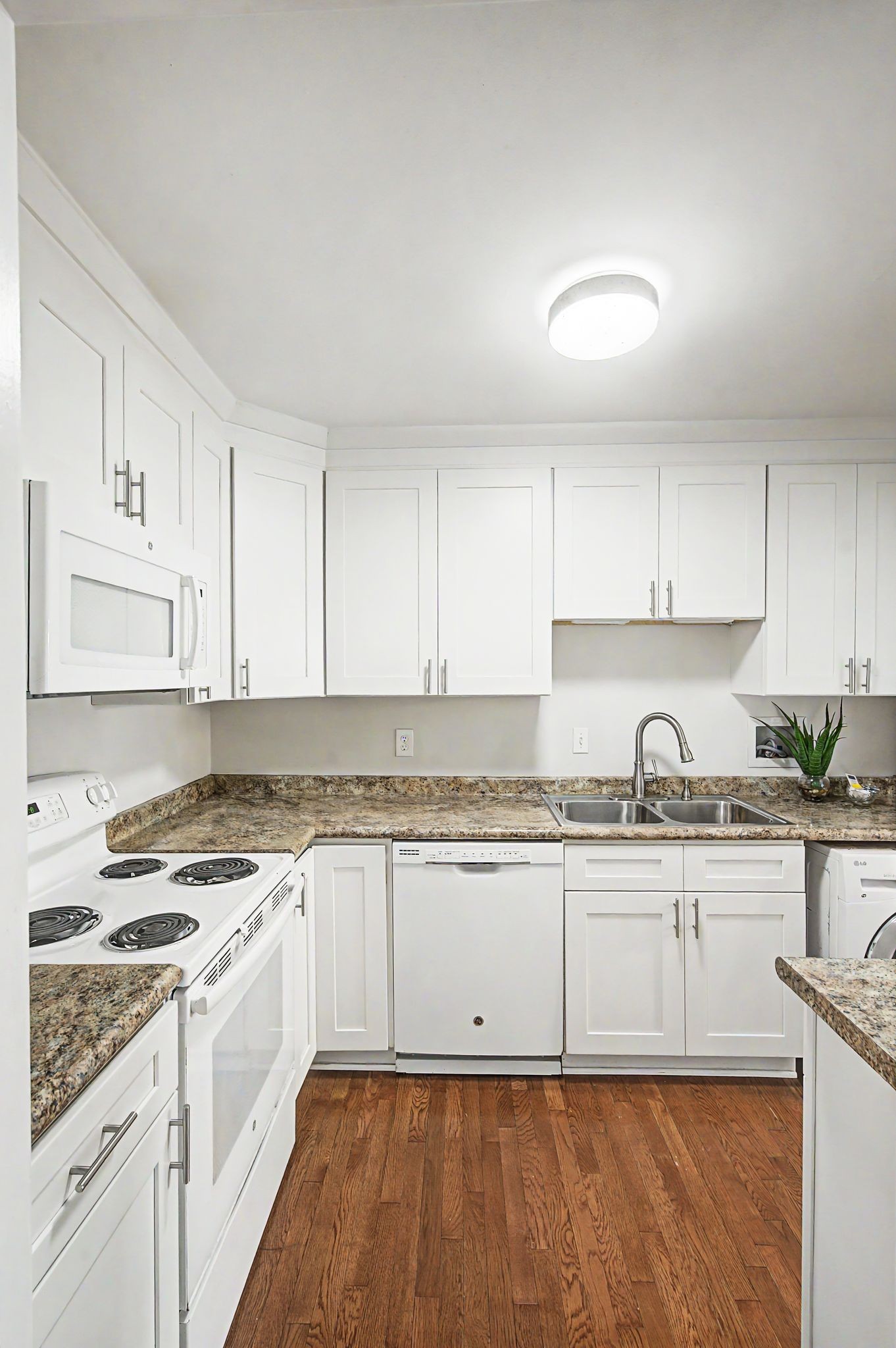 1900 Richard Jones Rd Unit: U4