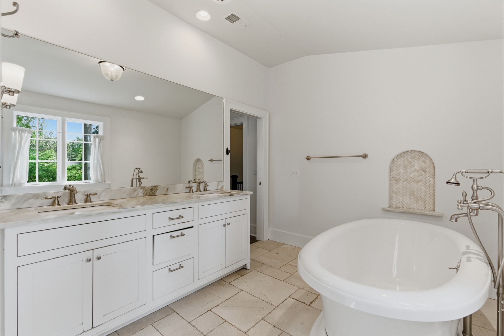 3609 Saratoga Dr