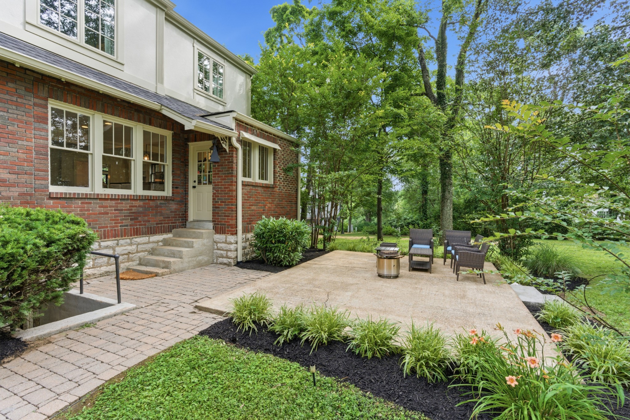 3609 Saratoga Dr
