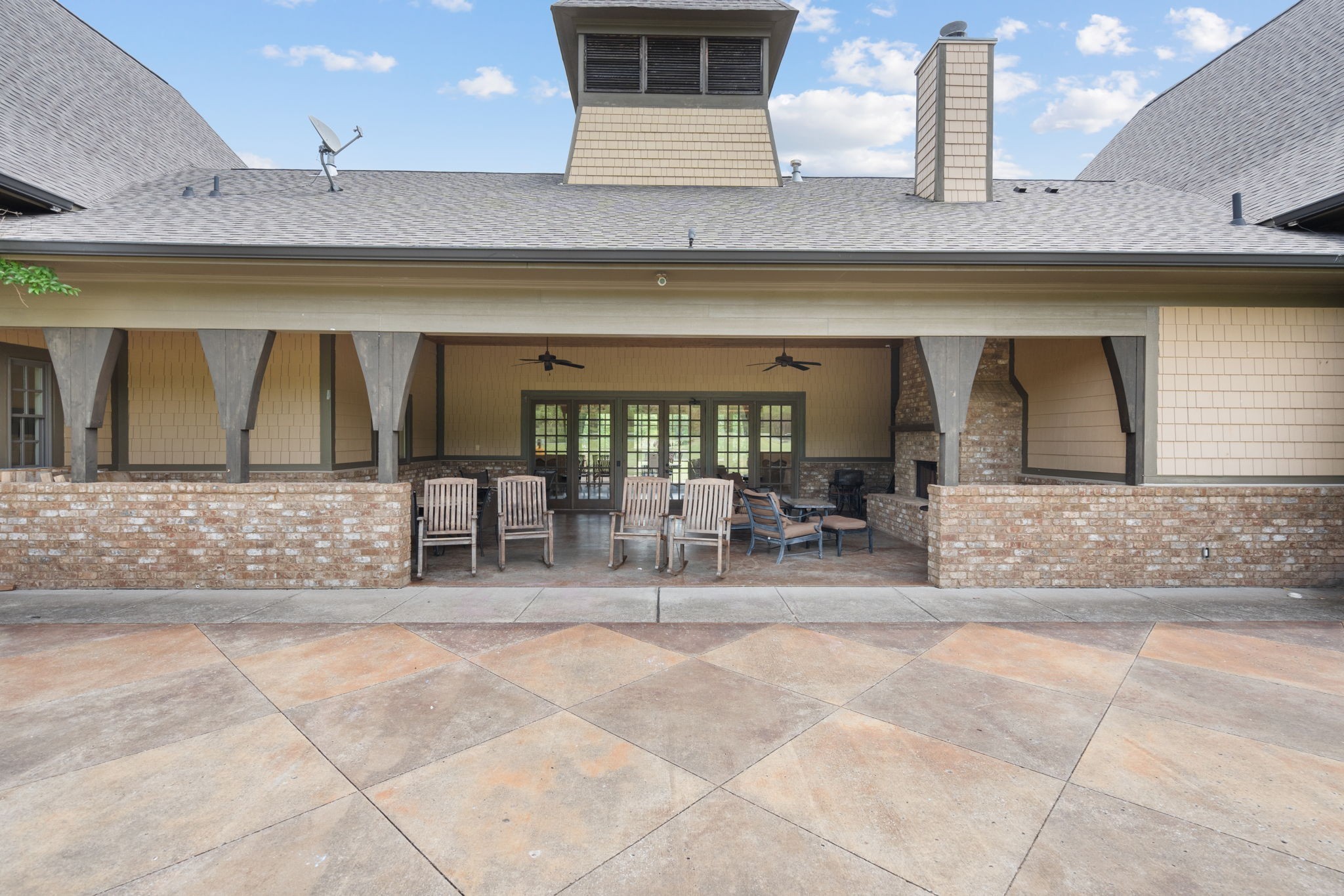 2801 Americus Dr