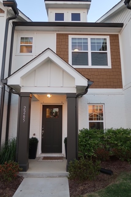 2265 Bayport Ave