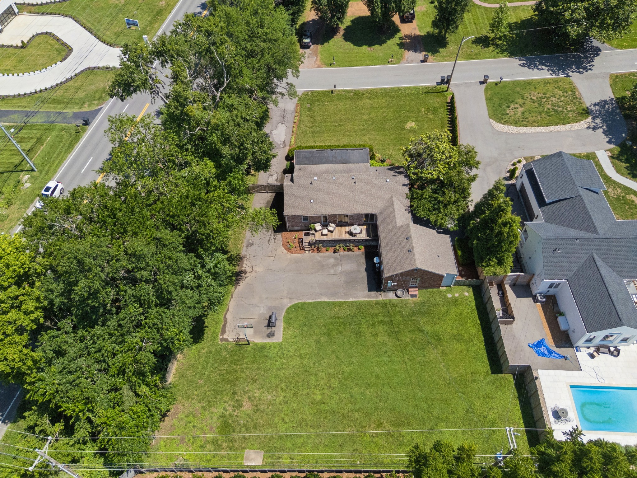 105 Brookfield Ave