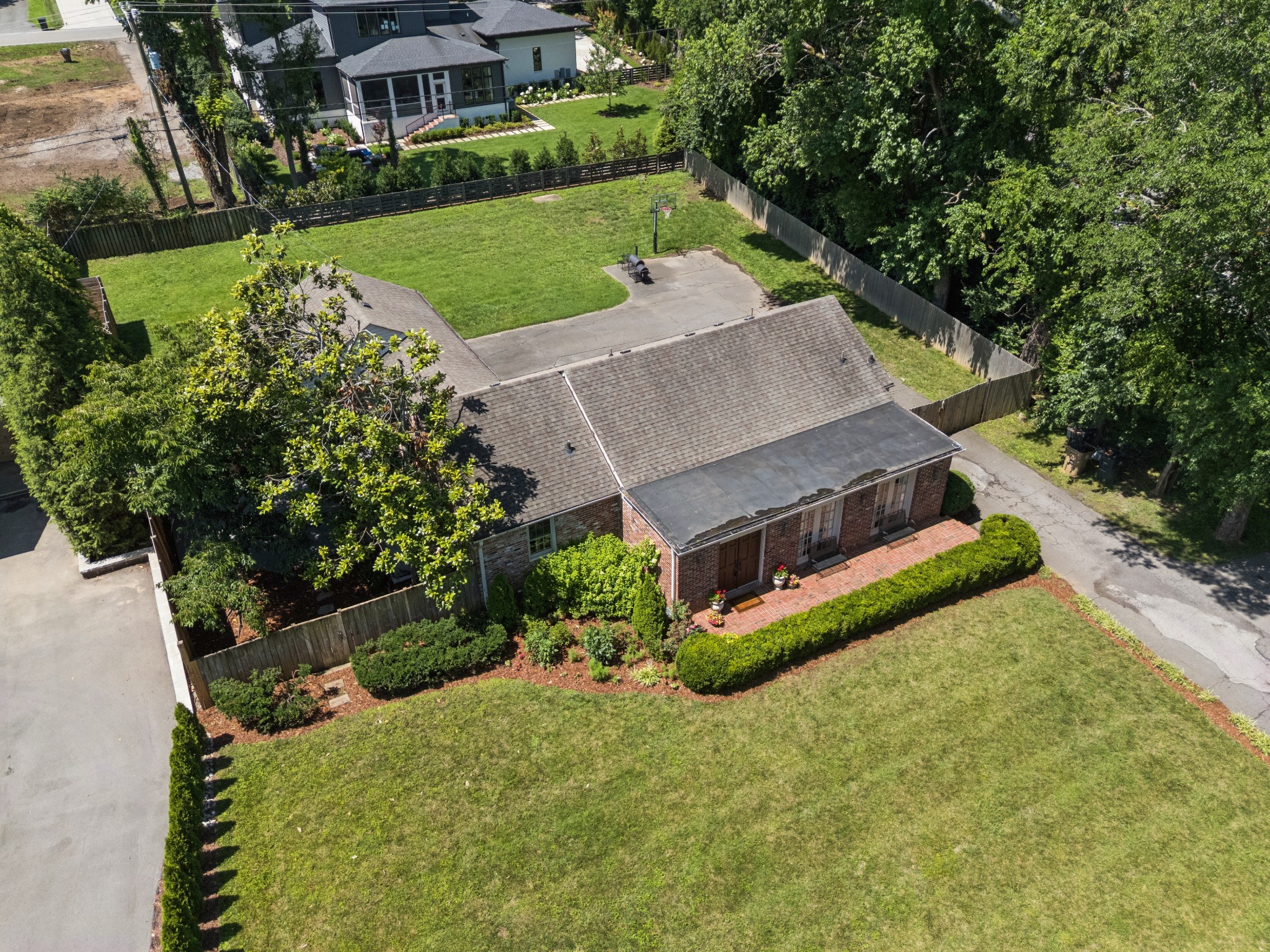 105 Brookfield Ave