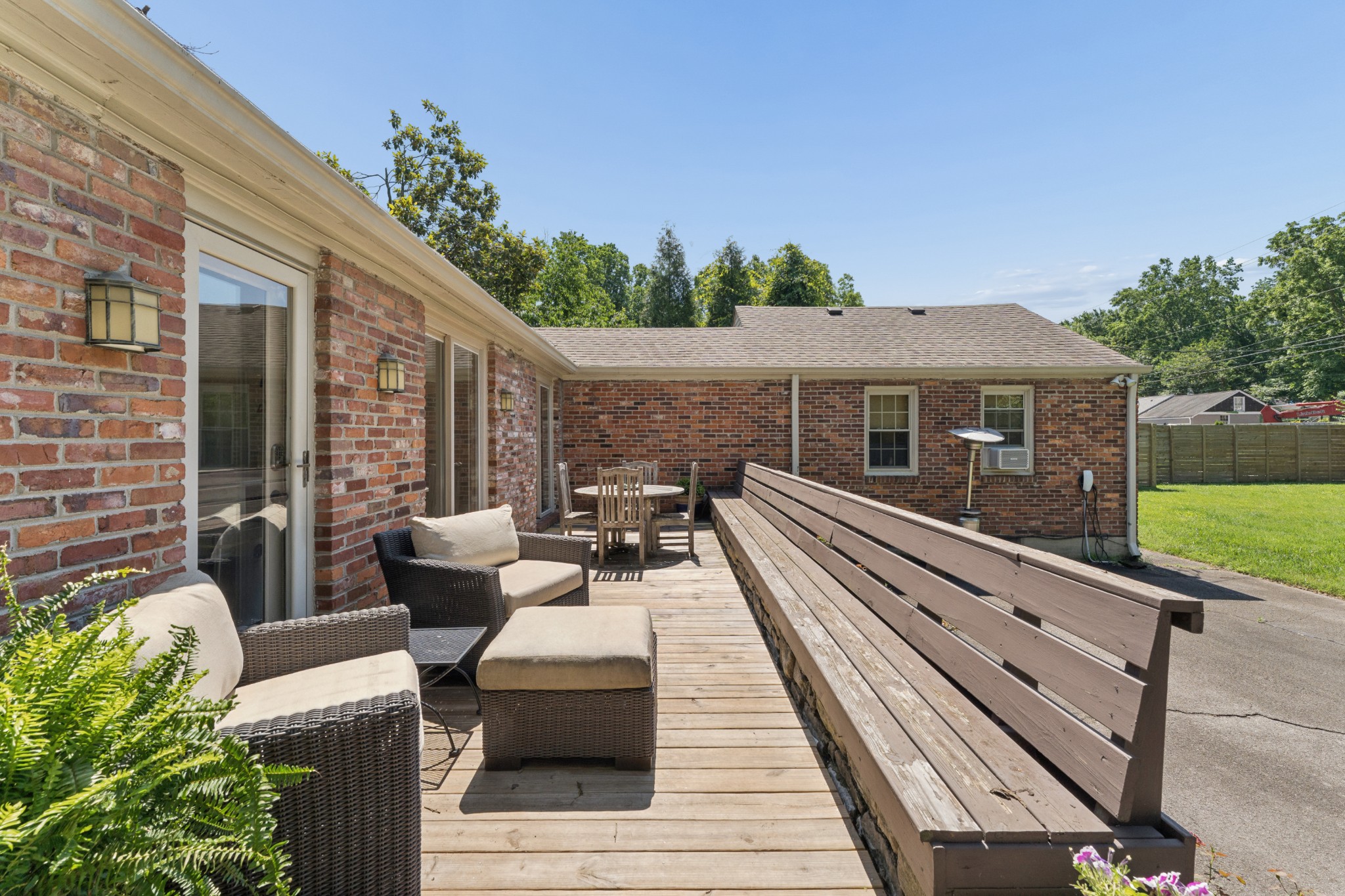 105 Brookfield Ave