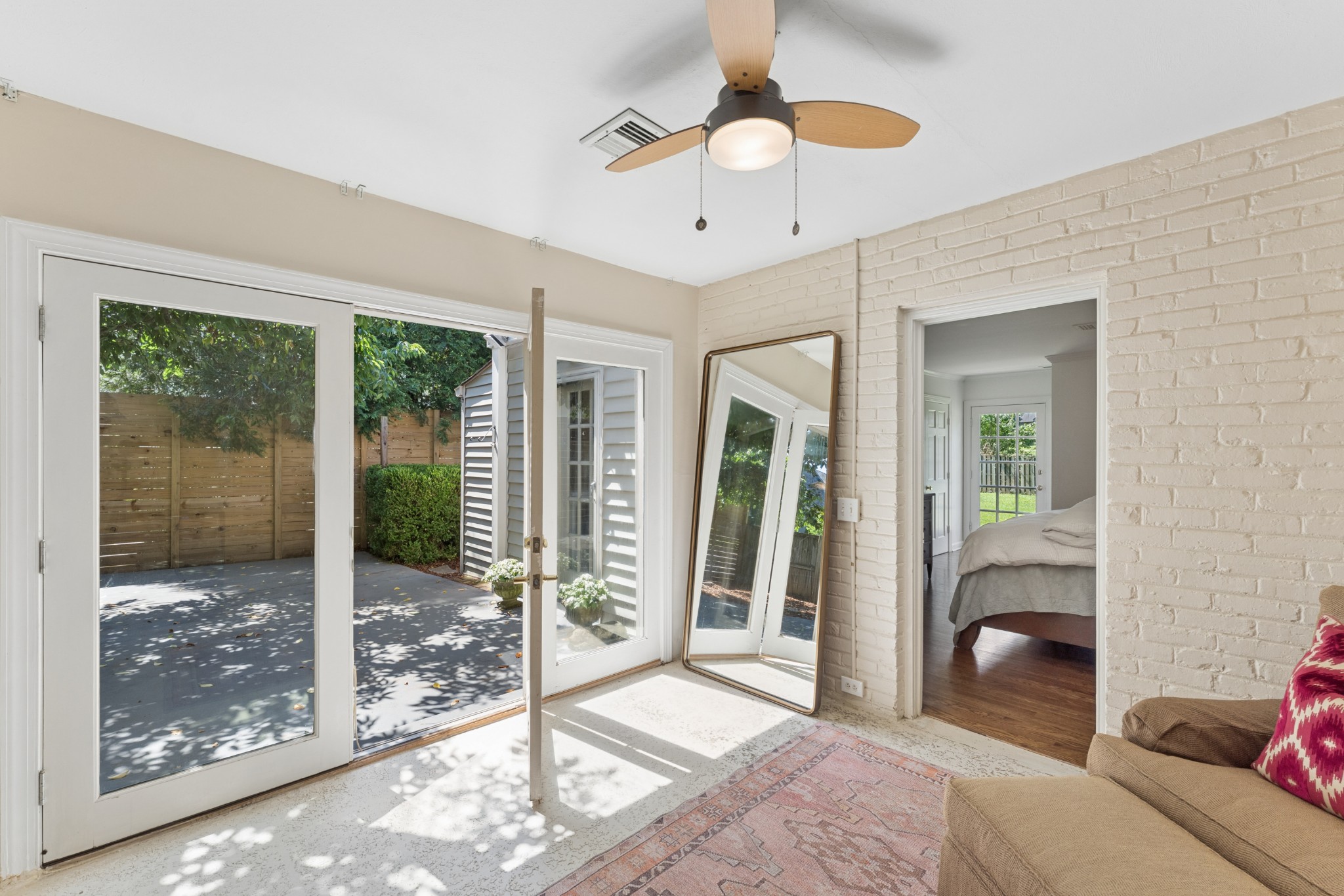 105 Brookfield Ave