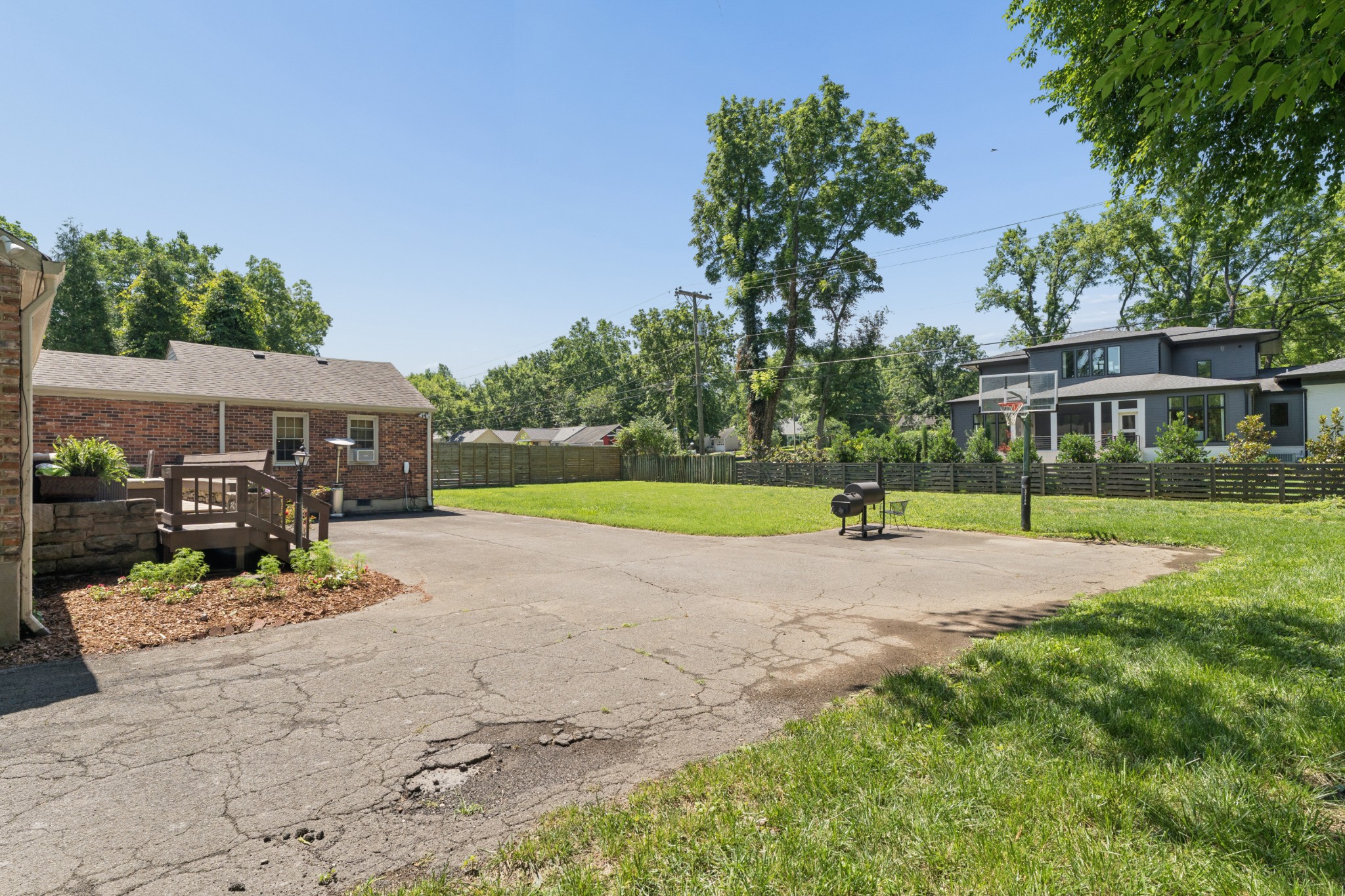 105 Brookfield Ave