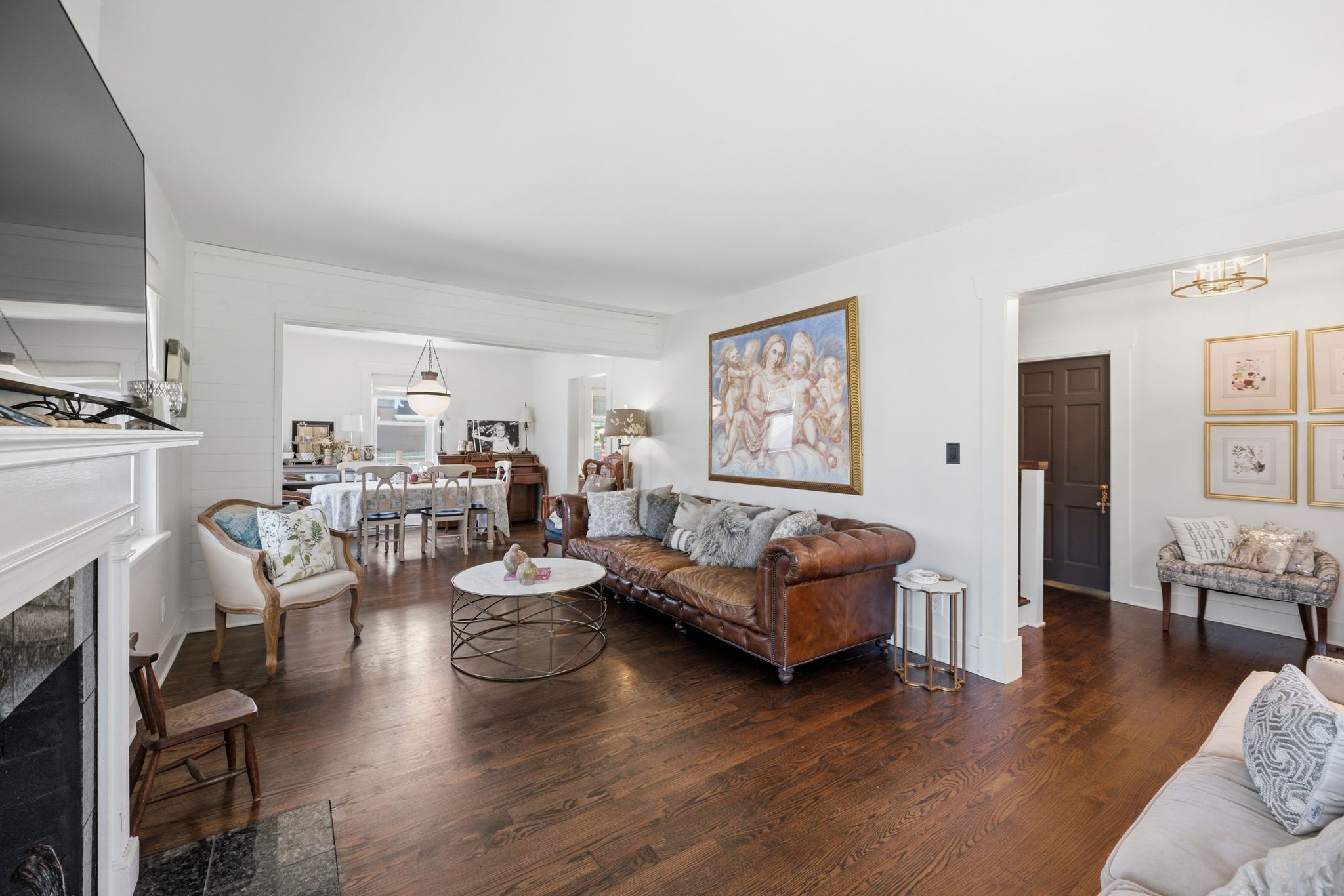 1003 Graybar Ln