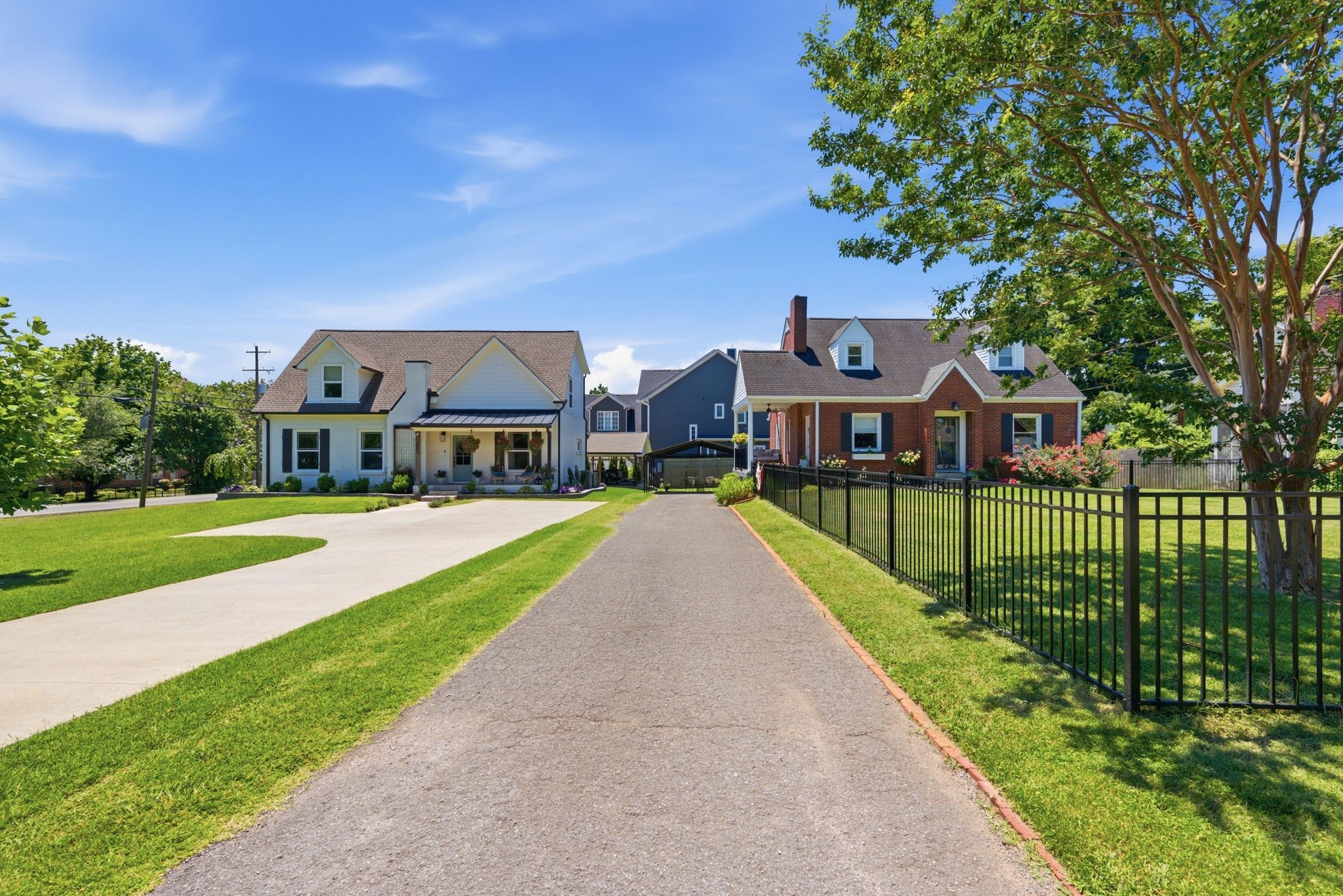 1003 Graybar Ln