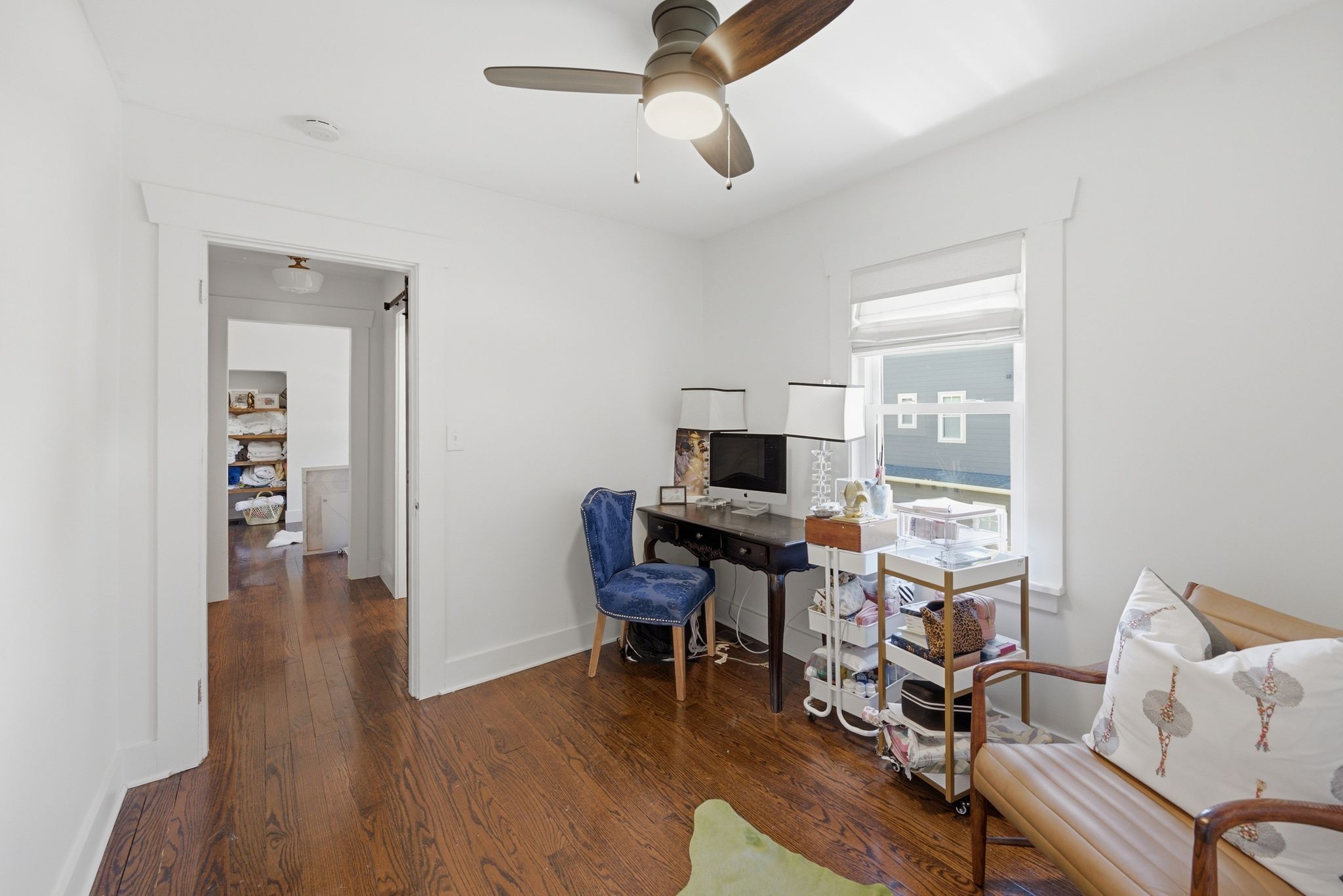 1003 Graybar Ln