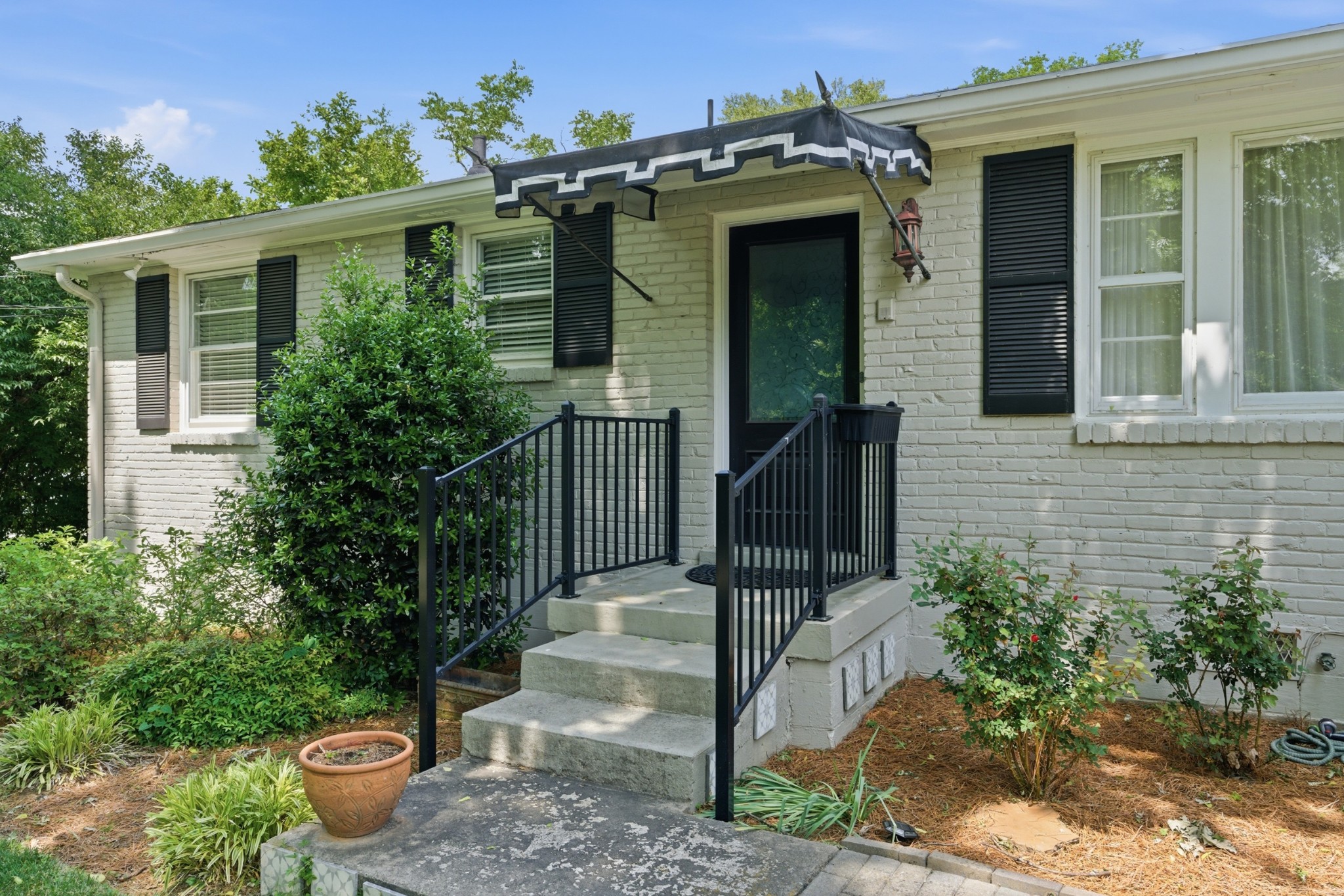 114 Bellevue Dr, S