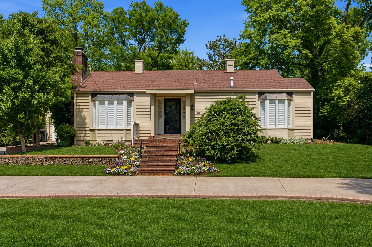 116 Bellevue Dr, S