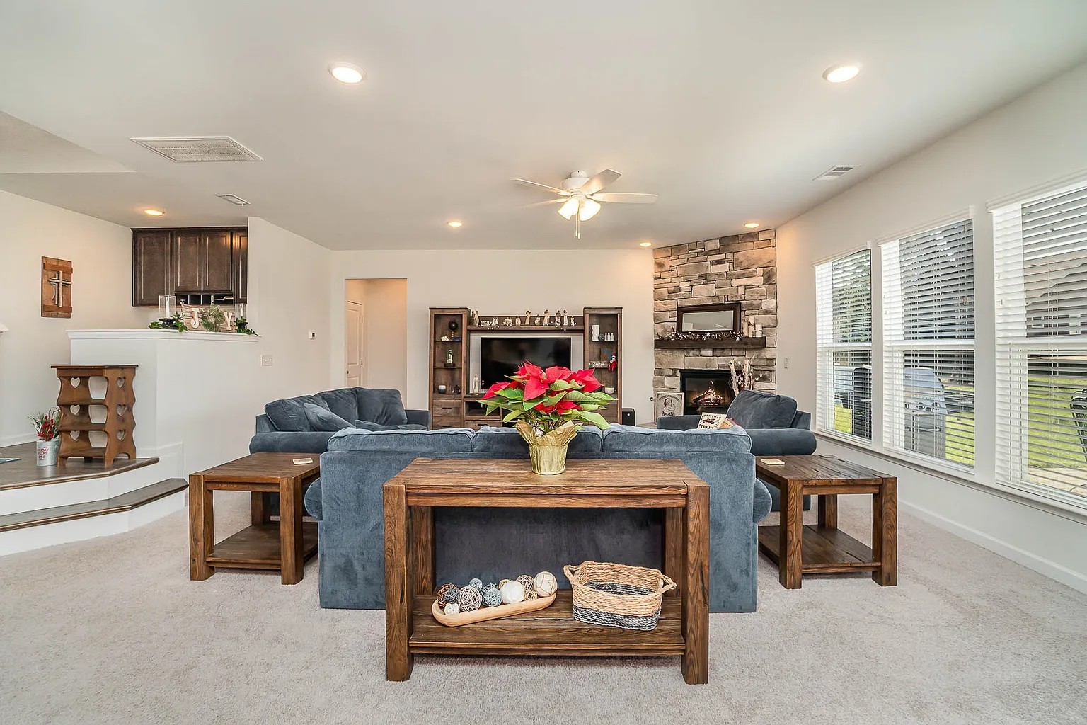 1674 Lantana Dr