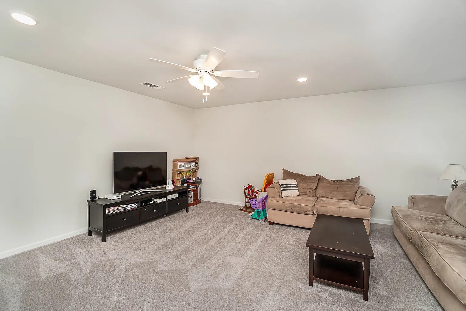 1674 Lantana Dr