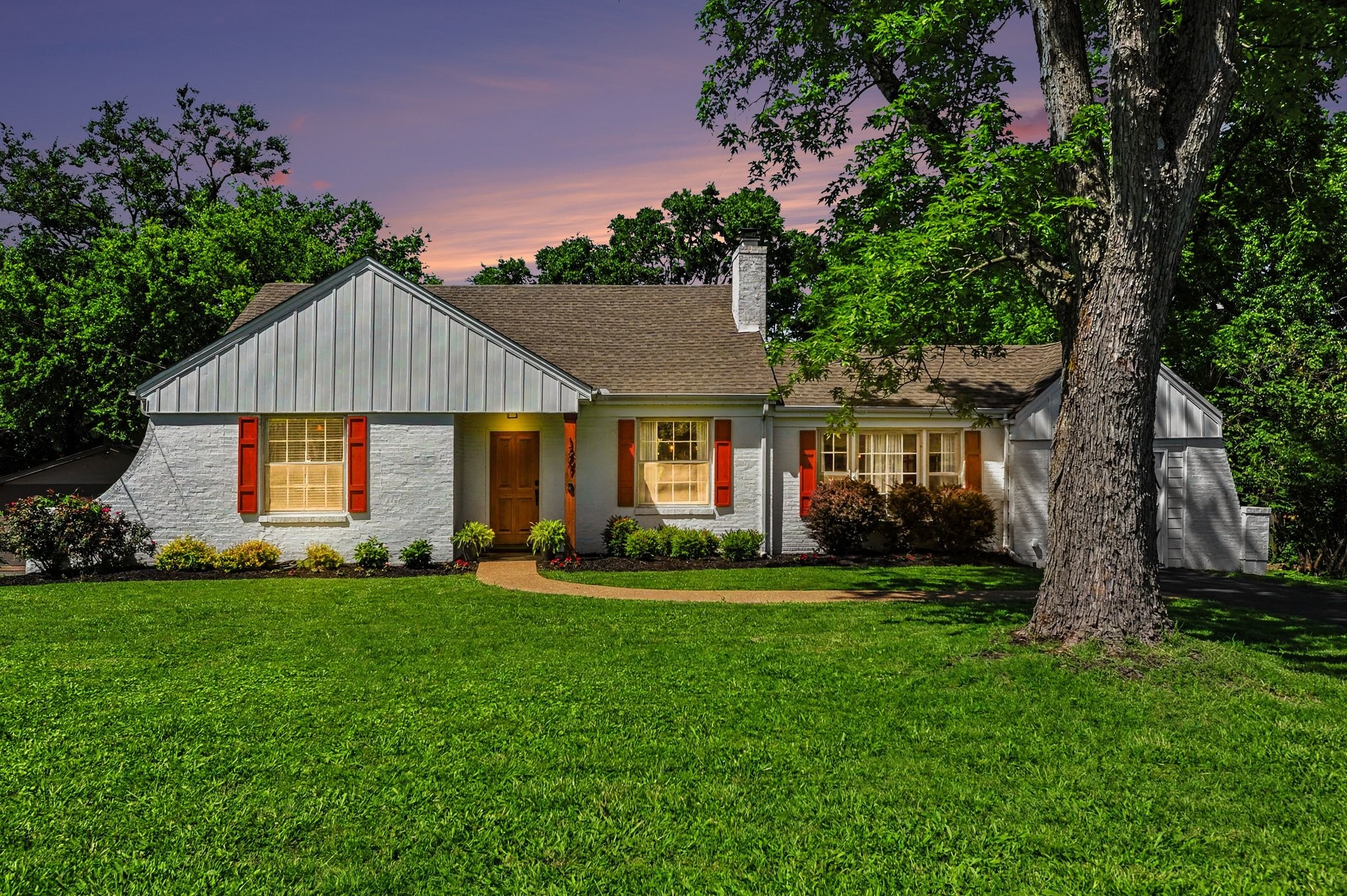 1207 Kenwood Dr
