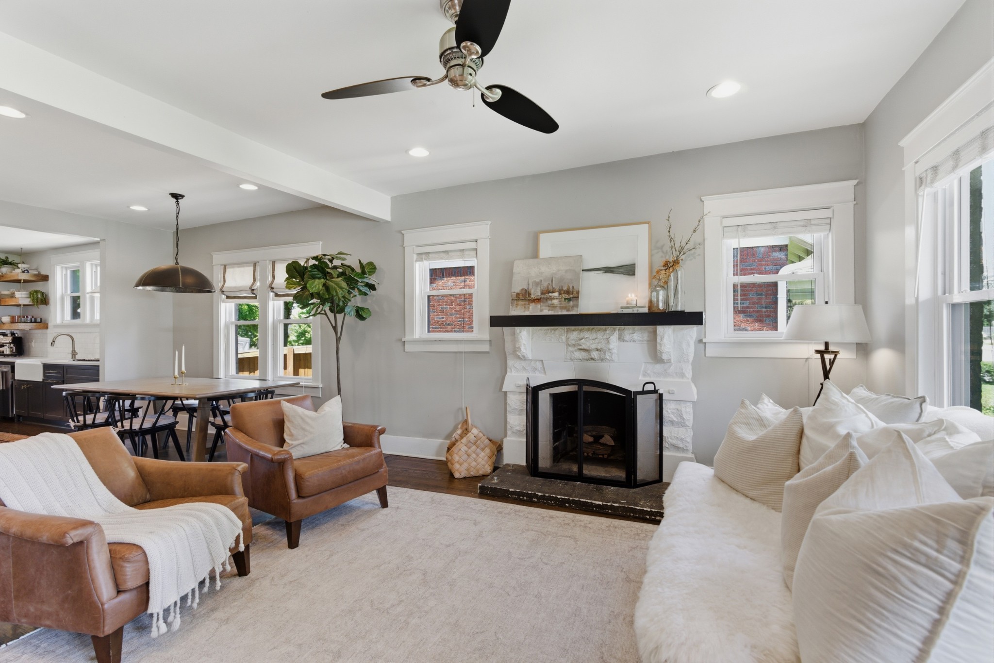 929 Lawrence
