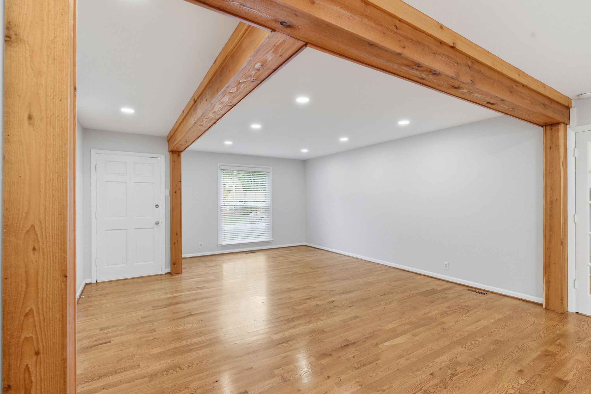118 Carriage Dr