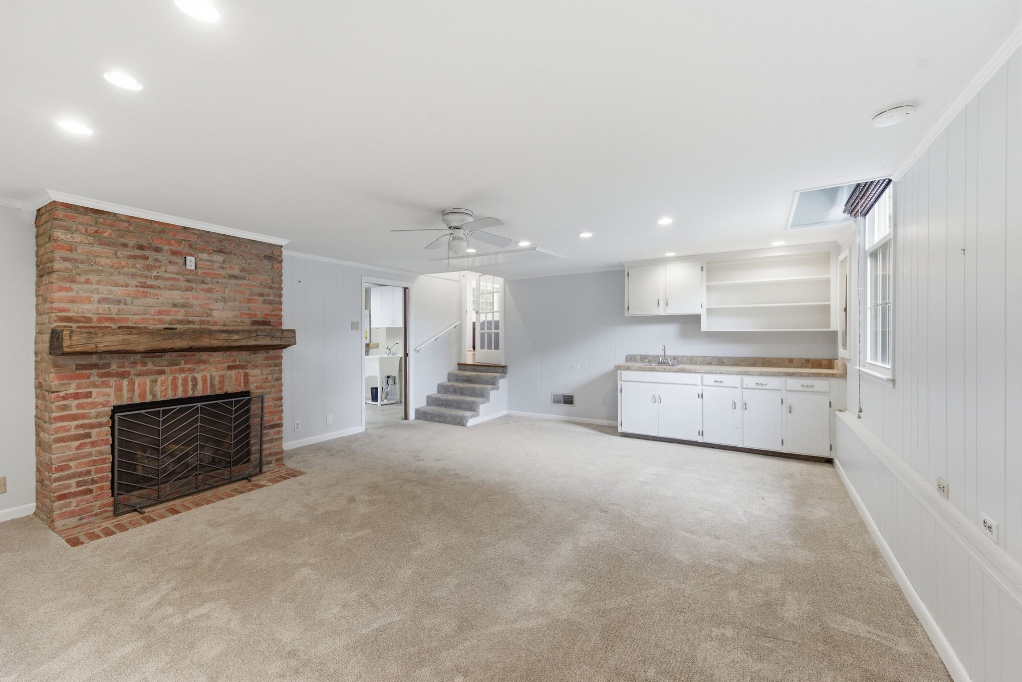 118 Carriage Dr