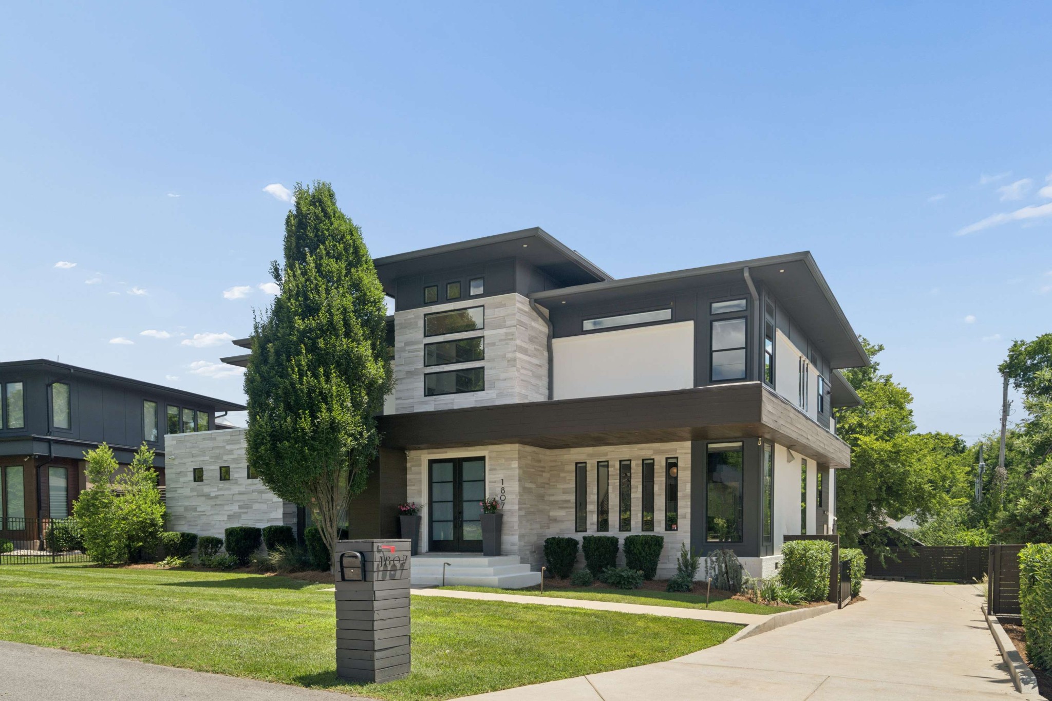 1807 Castleman Dr