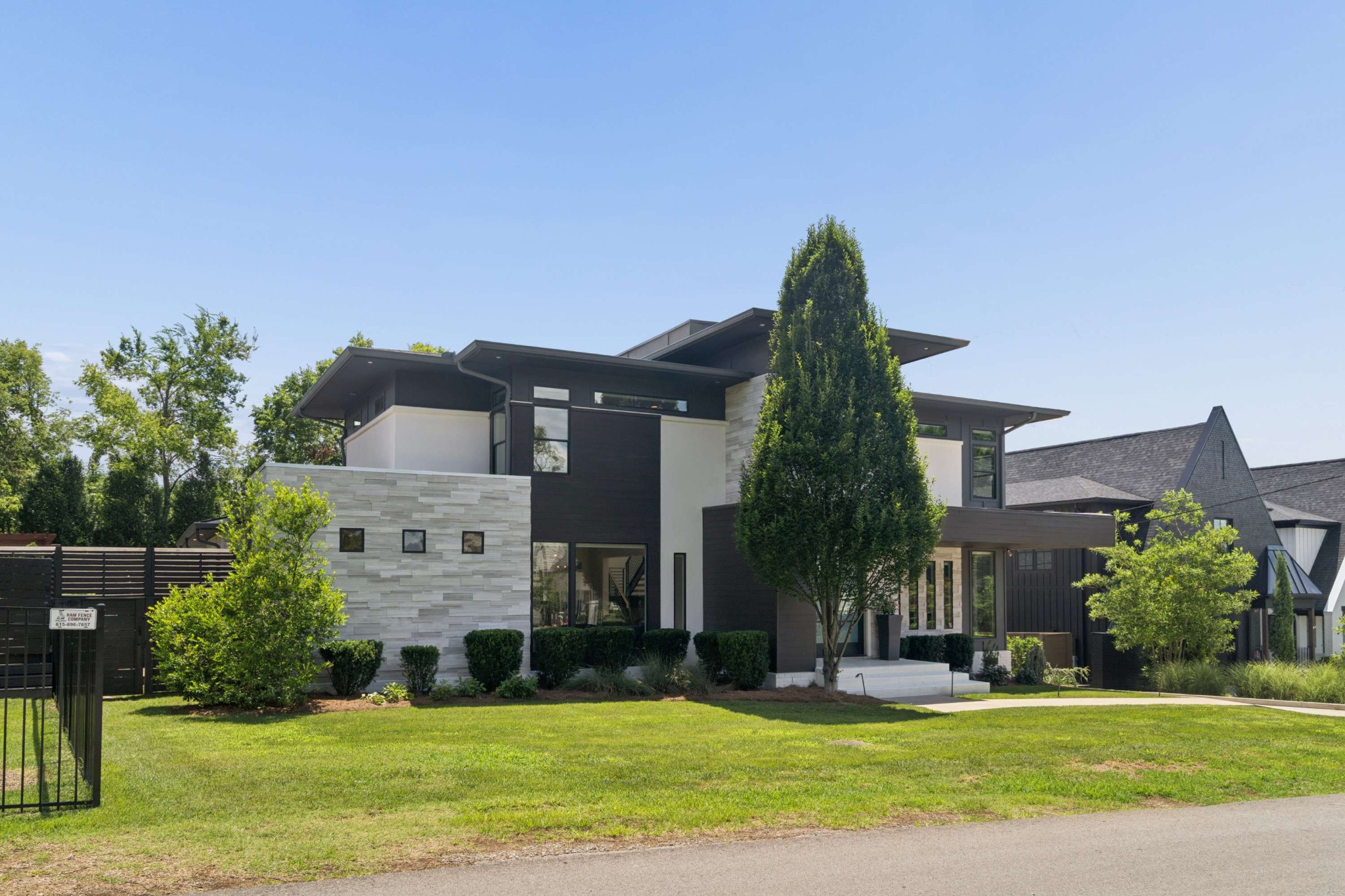 1807 Castleman Dr