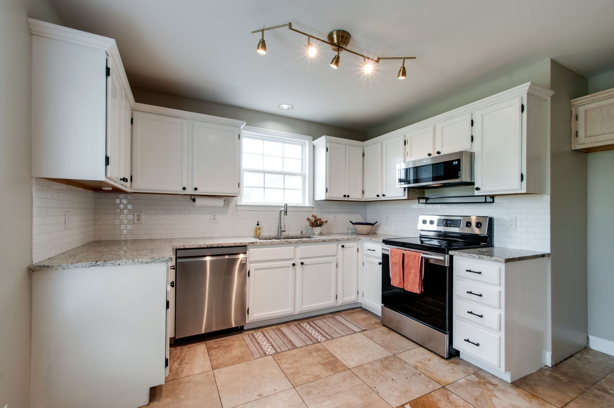 7305 Demetrius Ct