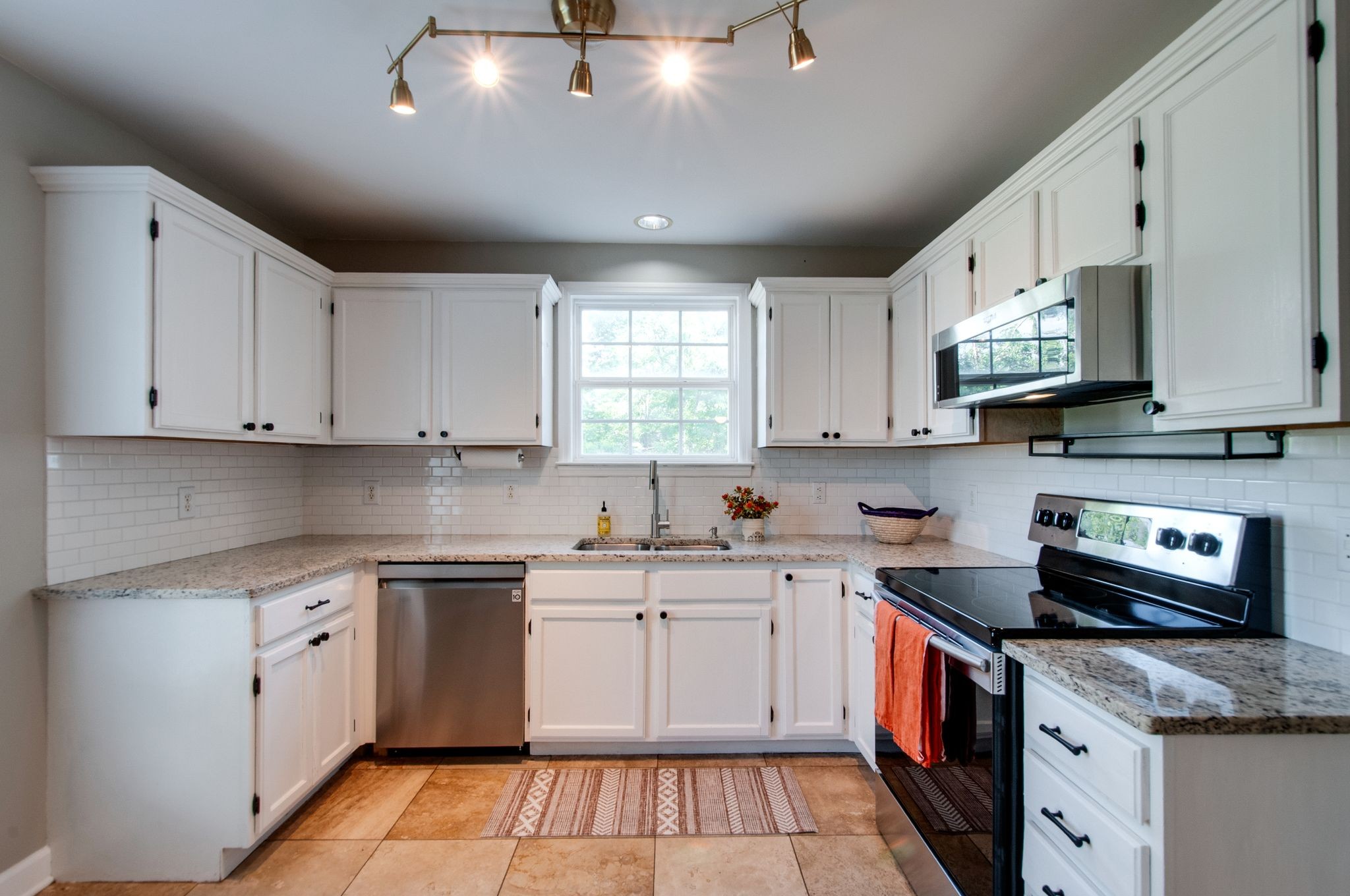 7305 Demetrius Ct
