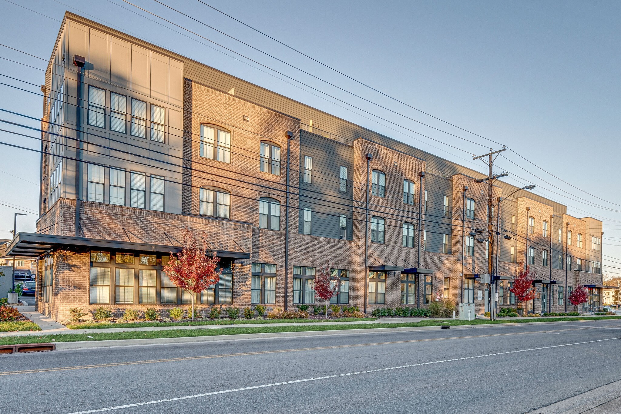 1077 E Trinity Ln Unit: 307