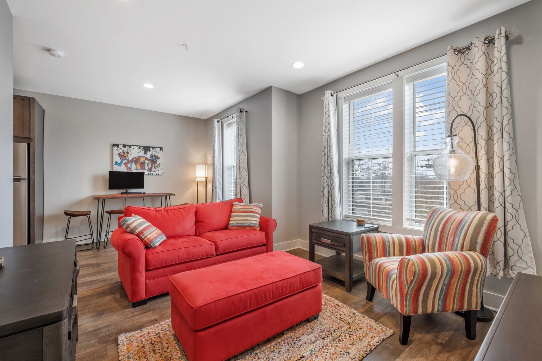 1077 E Trinity Ln Unit: 307
