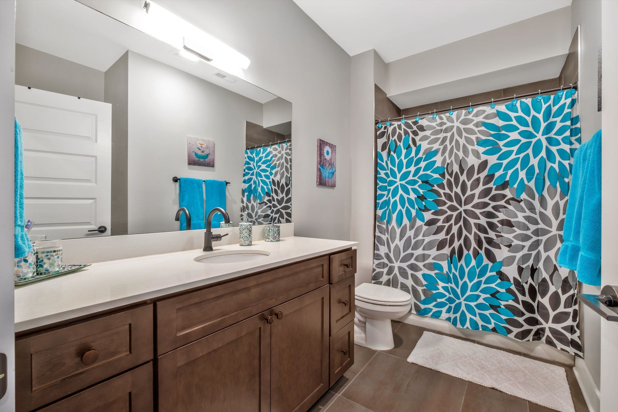 1077 E Trinity Ln Unit: 307