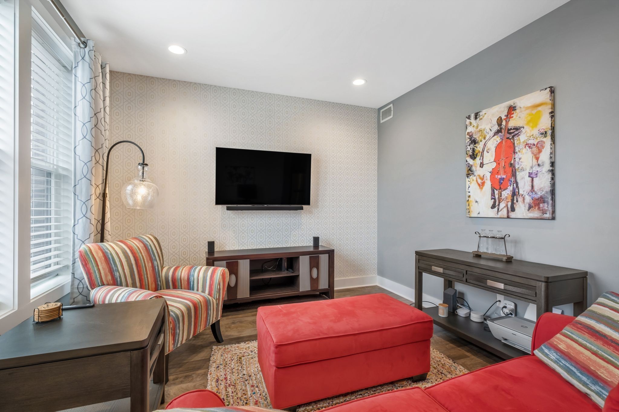 1077 E Trinity Ln Unit: 307