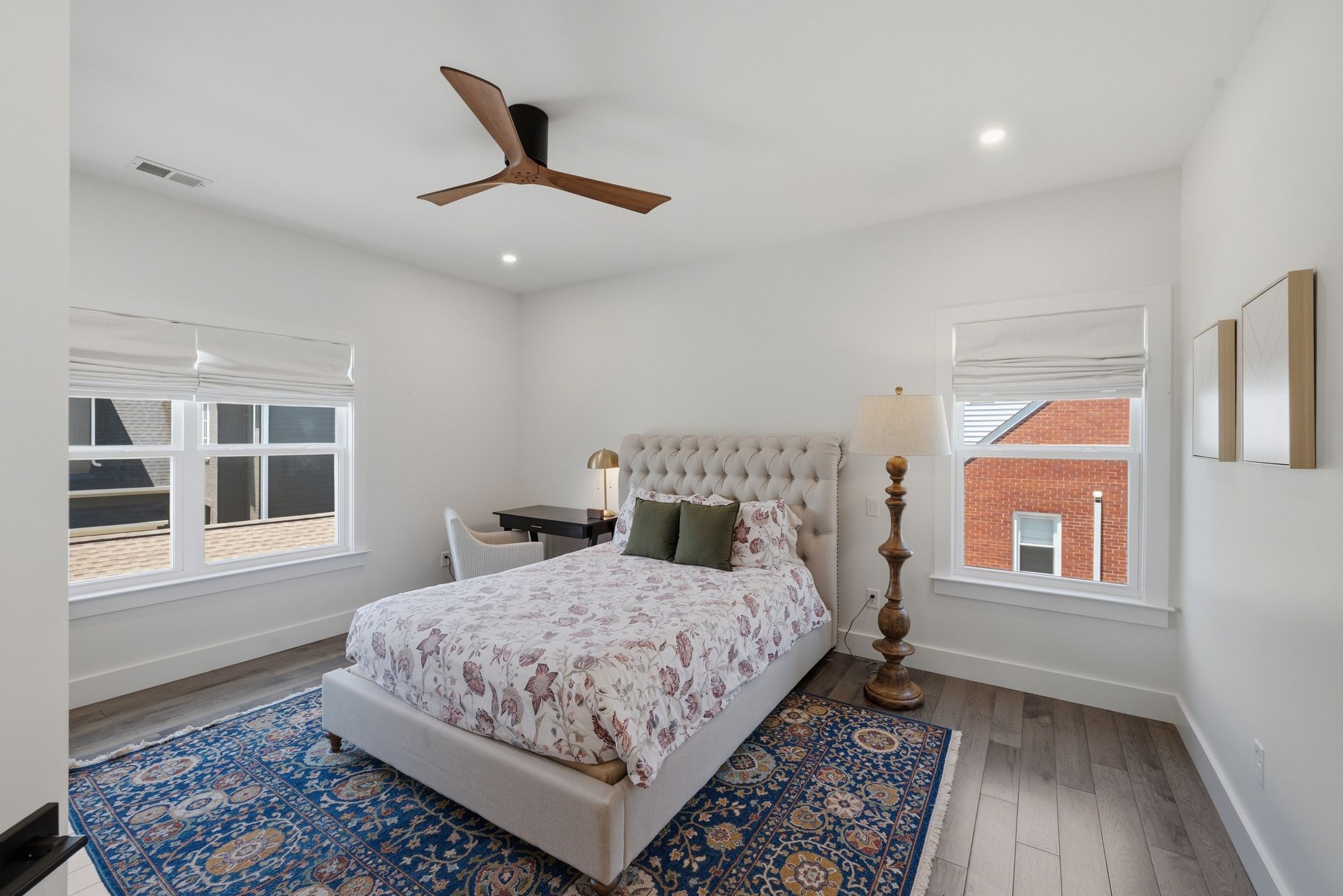 1001 Graybar Ln