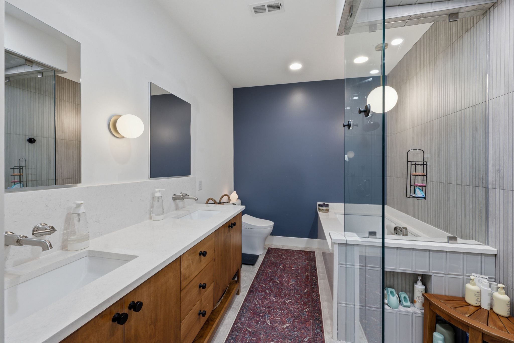 1001 Graybar Ln