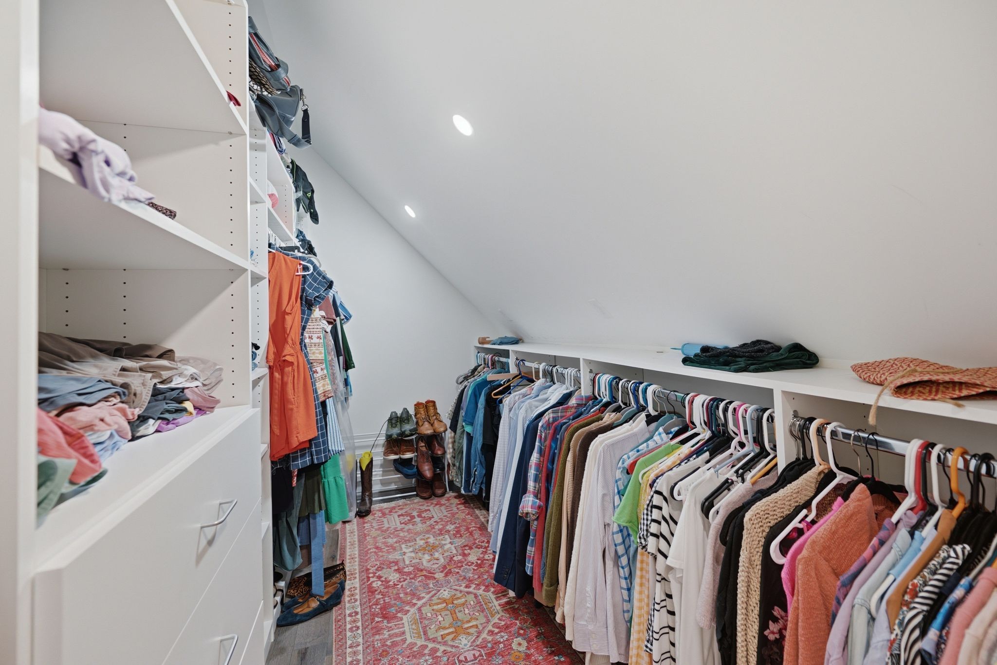 1001 Graybar Ln