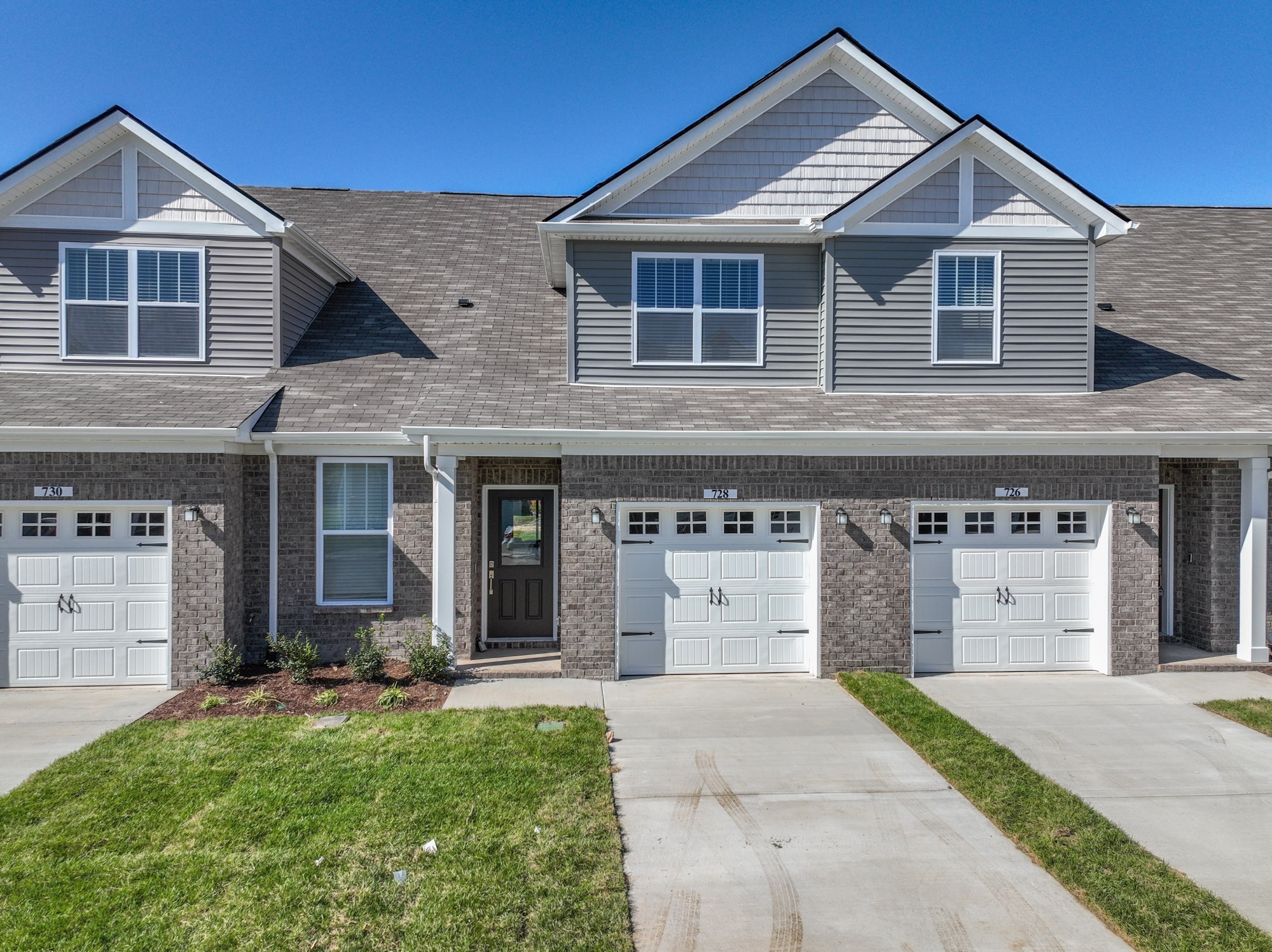 728 Mickelson Way