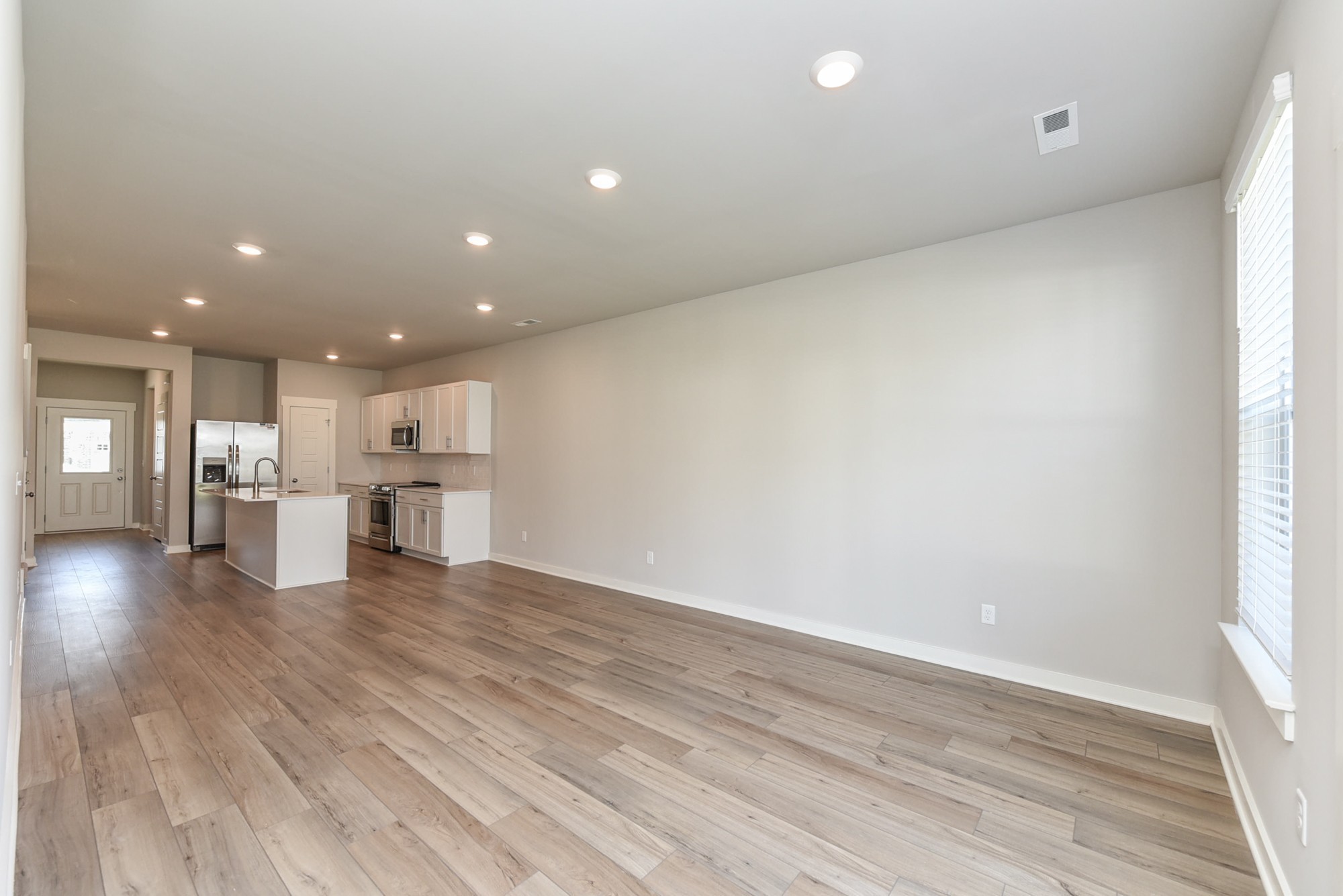 728 Mickelson Way