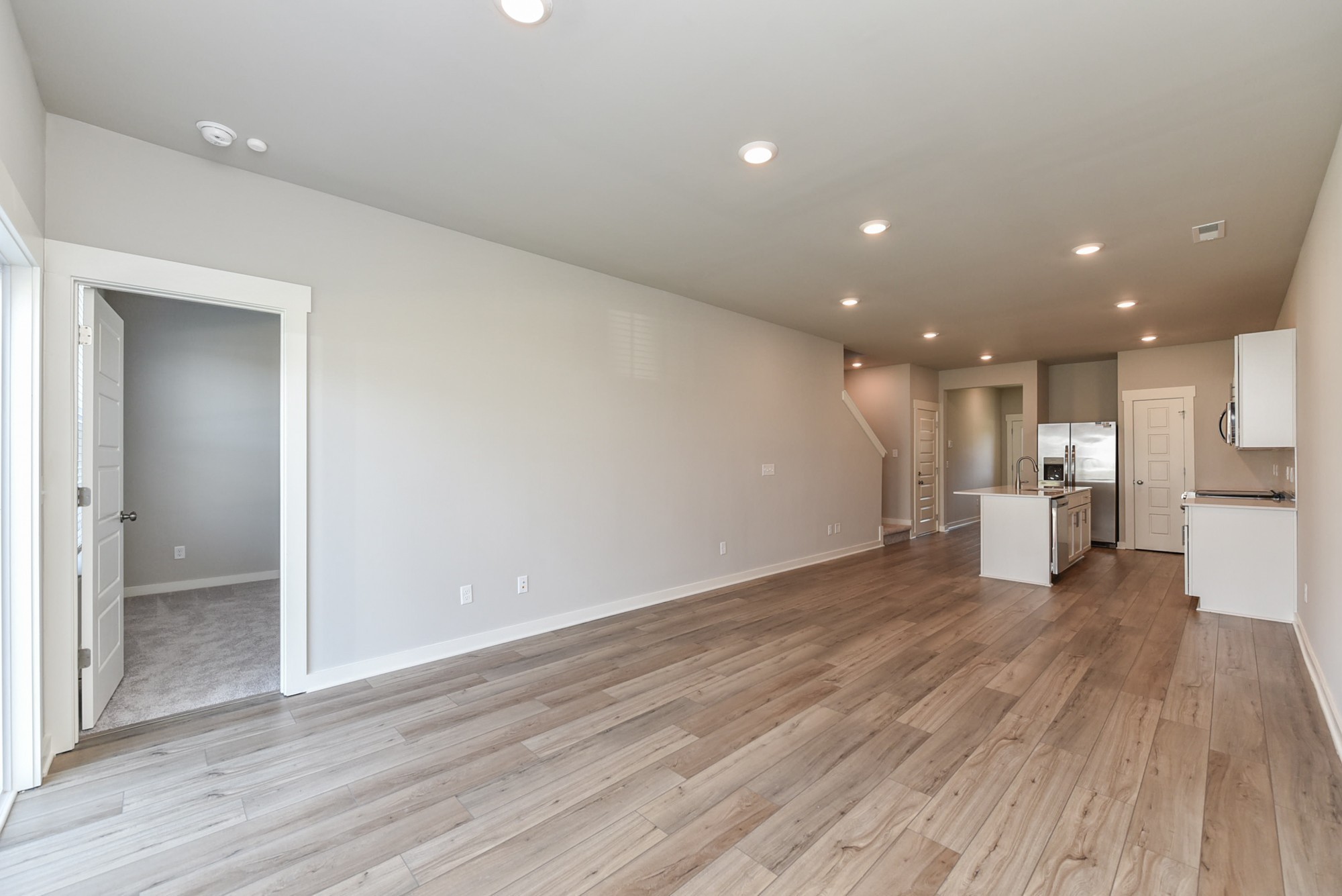 728 Mickelson Way