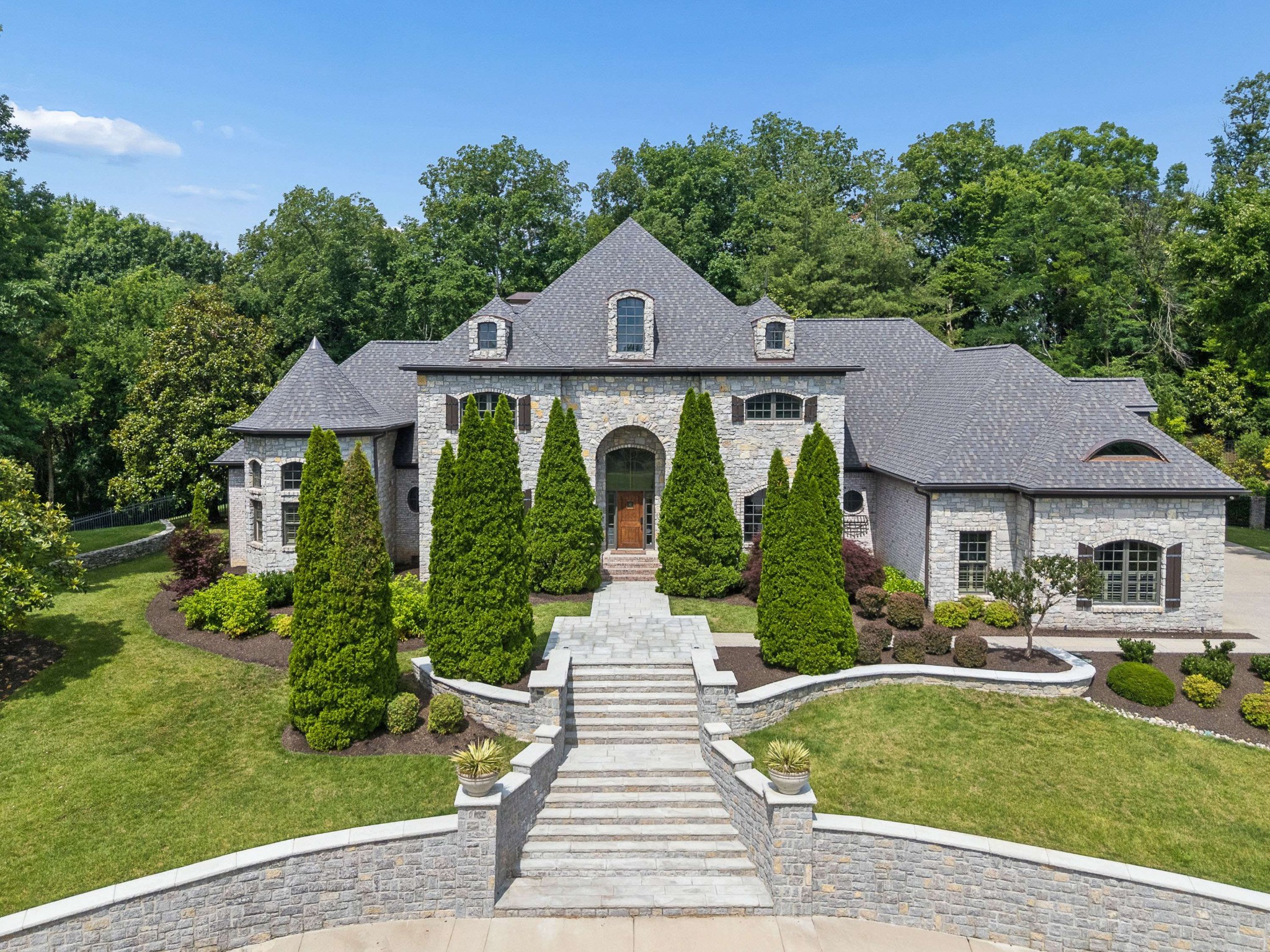1008 Monroe Ln