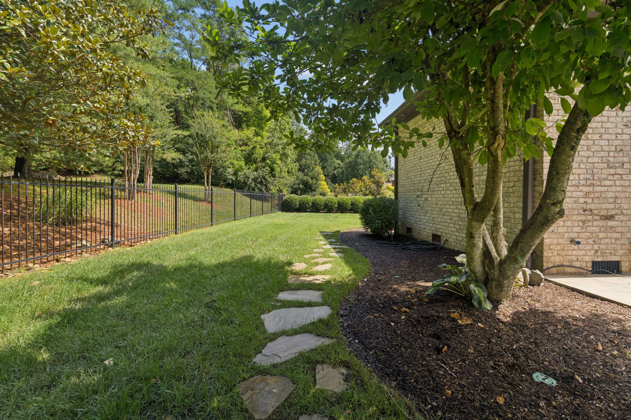 1008 Monroe Ln