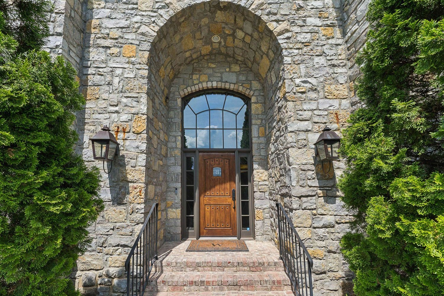 1008 Monroe Ln