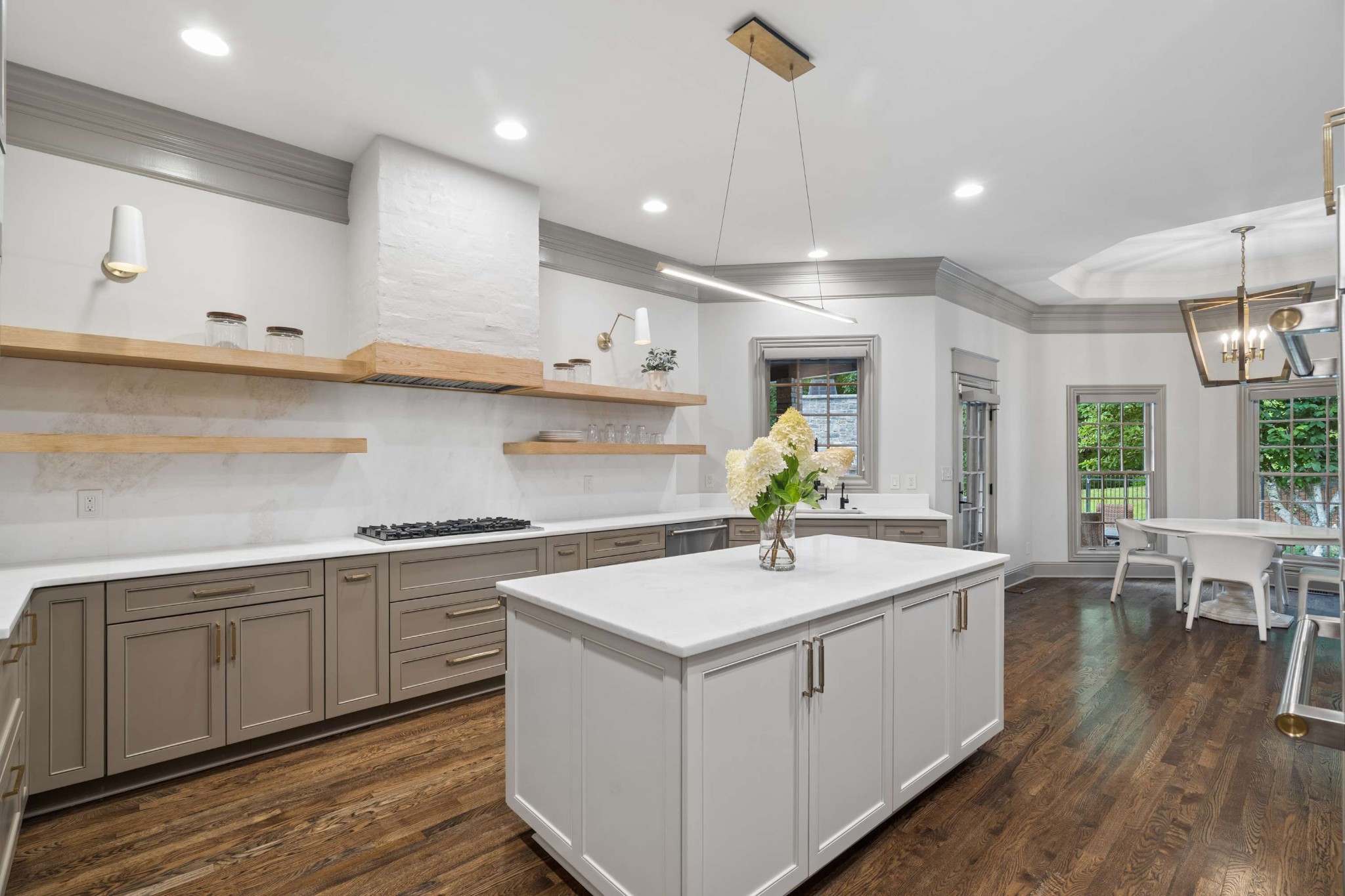 1008 Monroe Ln