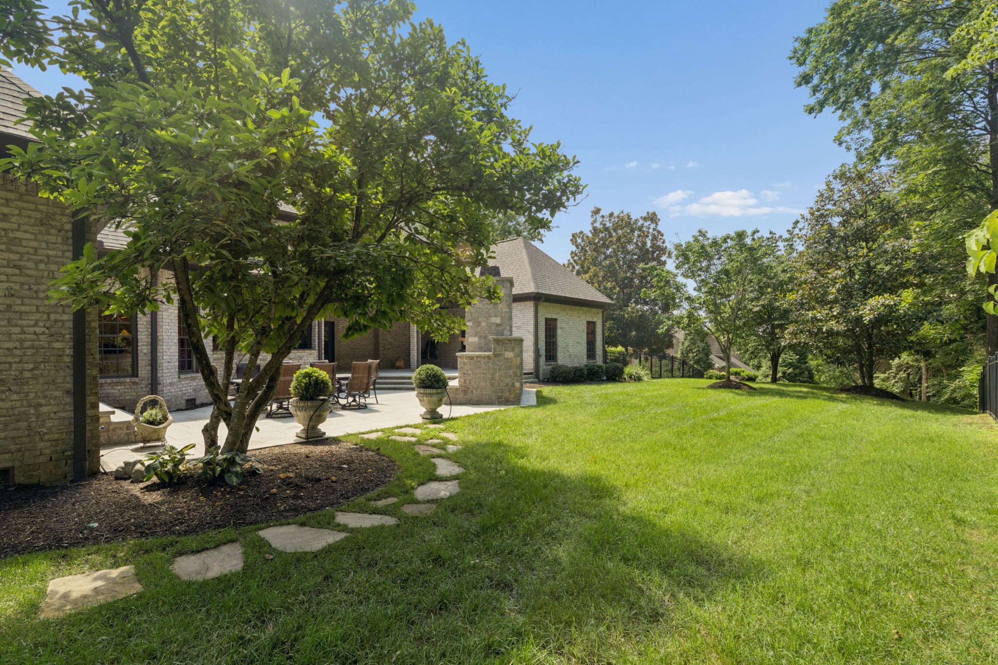 1008 Monroe Ln