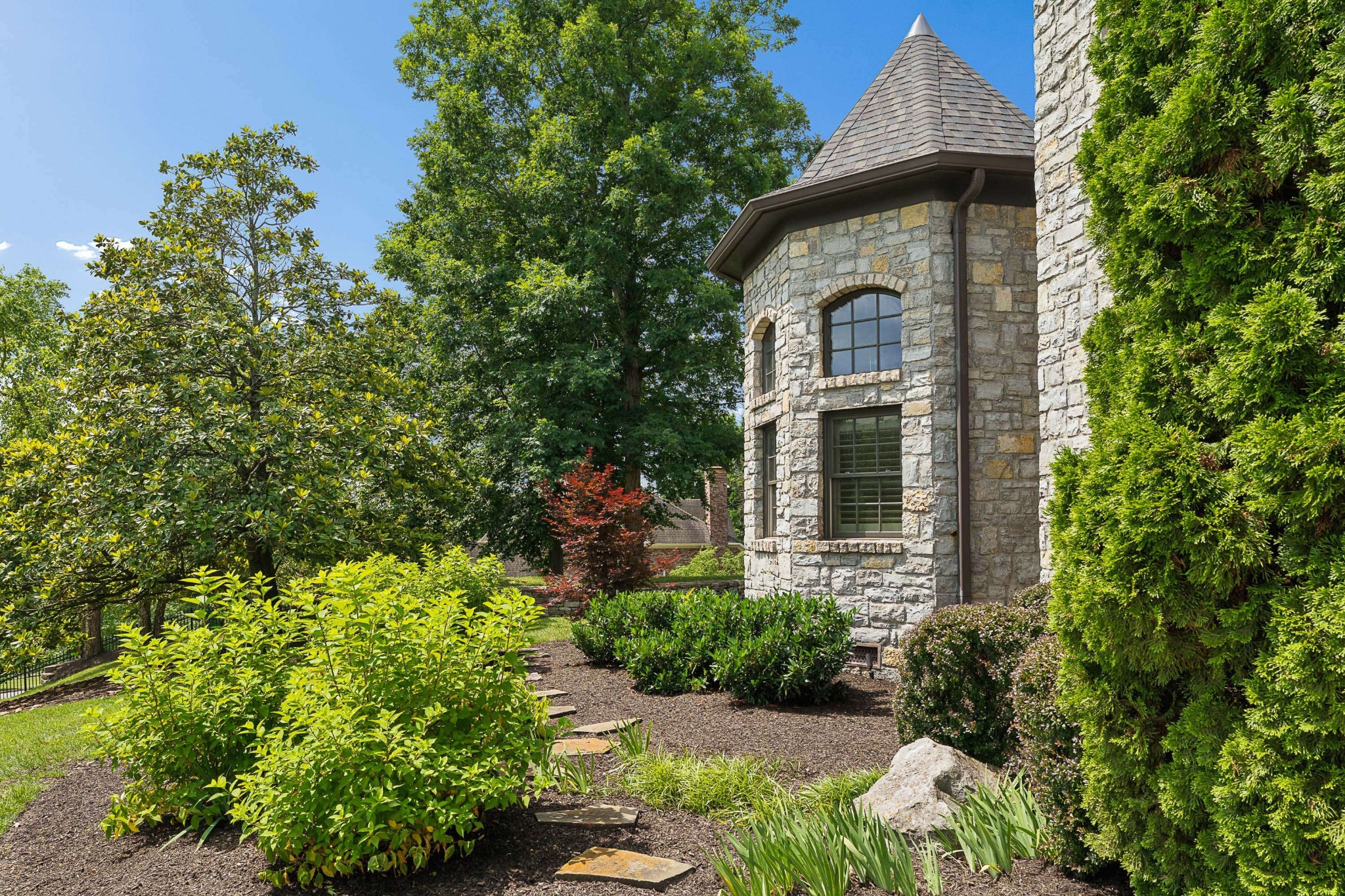 1008 Monroe Ln