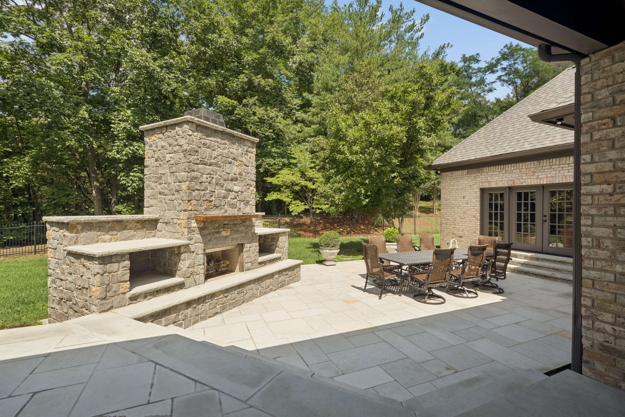1008 Monroe Ln